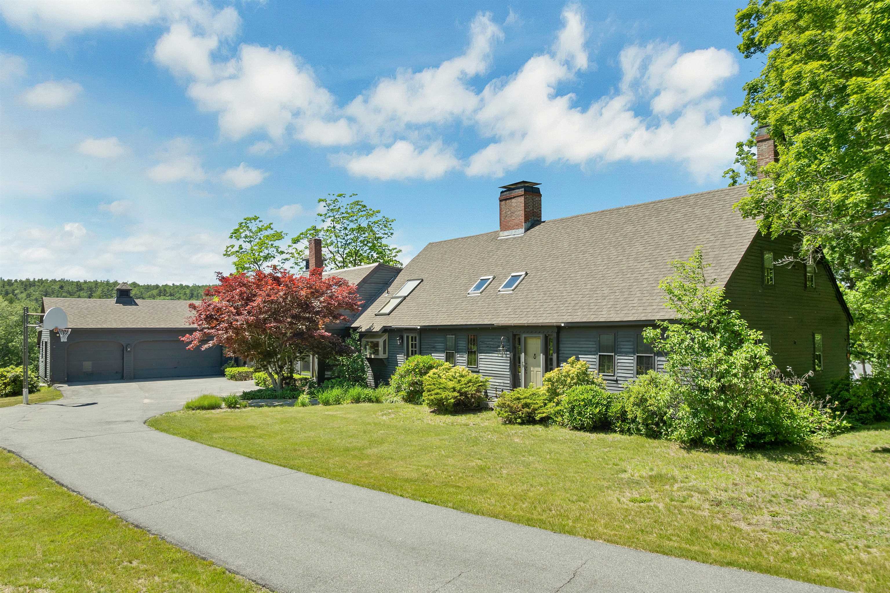 57 Roberts Cove Rd, Alton, NH 03809
