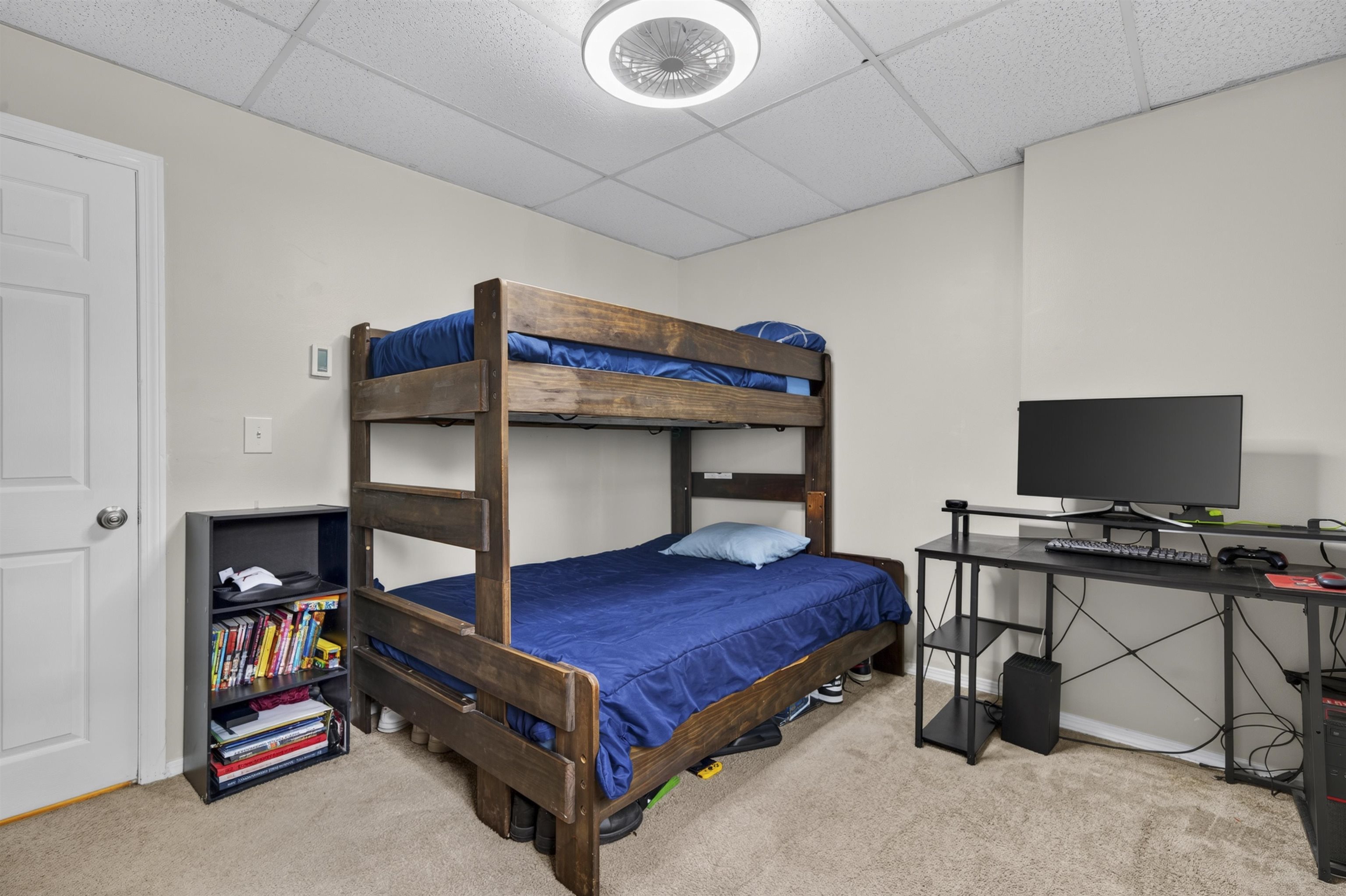 59 Constitution Dr #D, Londonderry, NH 03503