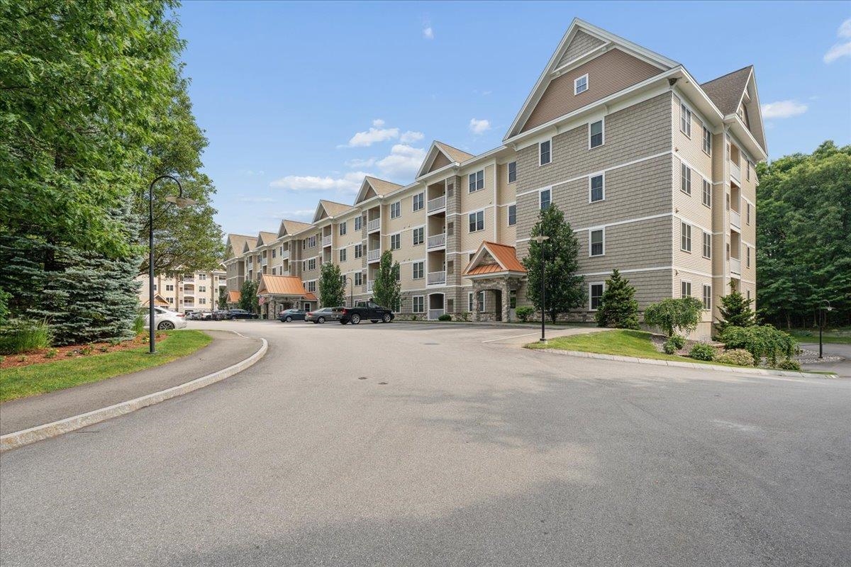 2 Henry David Dr #406, Nashua, NH 03062
