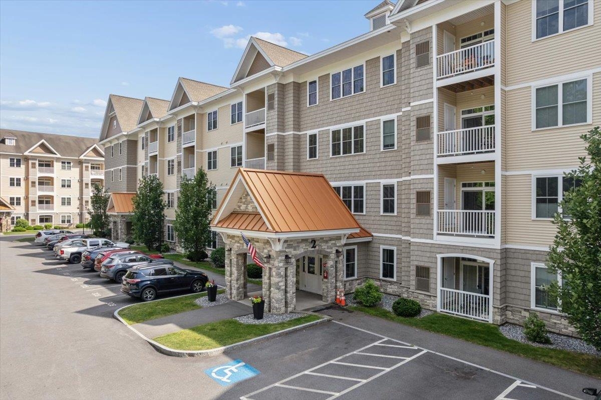 2 Henry David Dr #406, Nashua, NH 03062