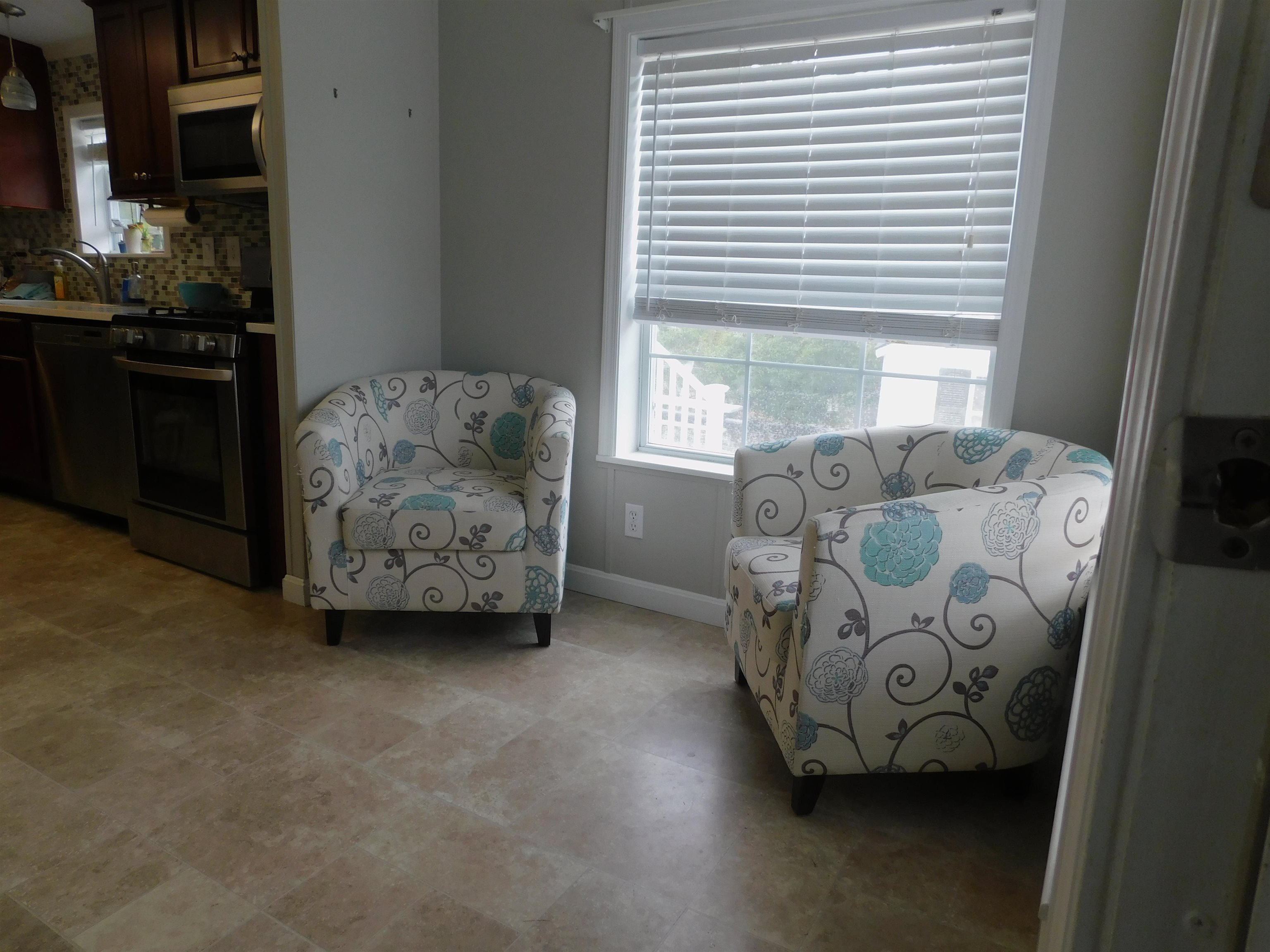 3 Pluto Ln, Nashua, NH 03062