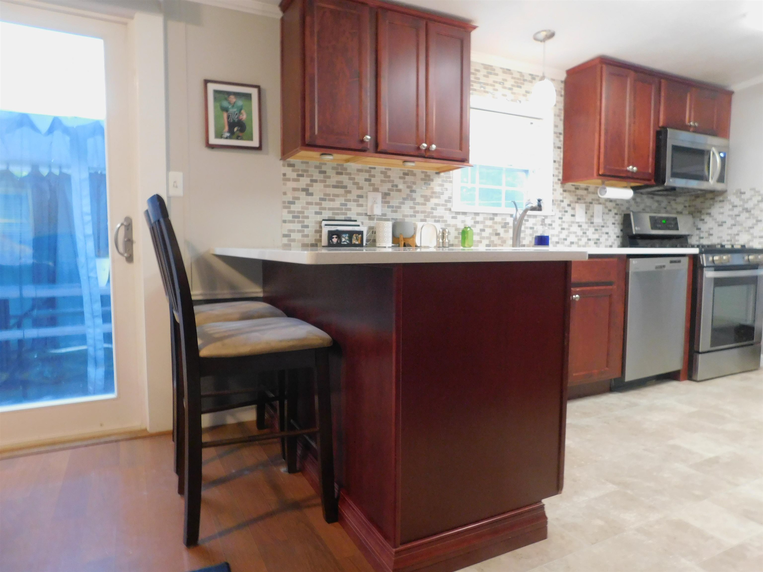 3 Pluto Ln, Nashua, NH 03062
