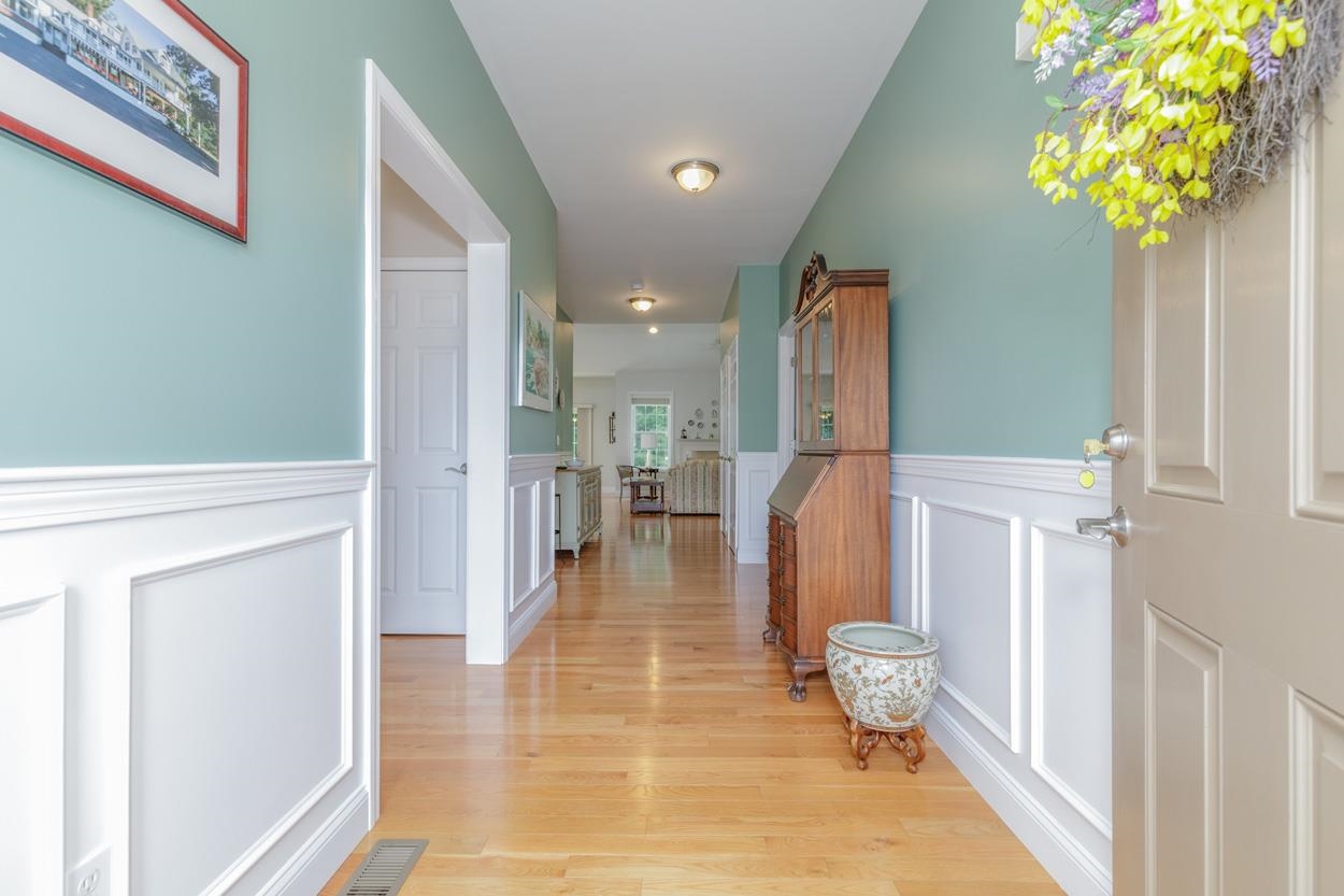 39 Morrison Dr, Londonderry, NH 03053