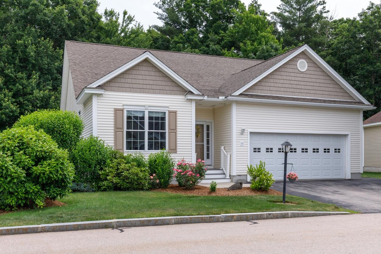 39 Morrison Dr, Londonderry, NH 03053