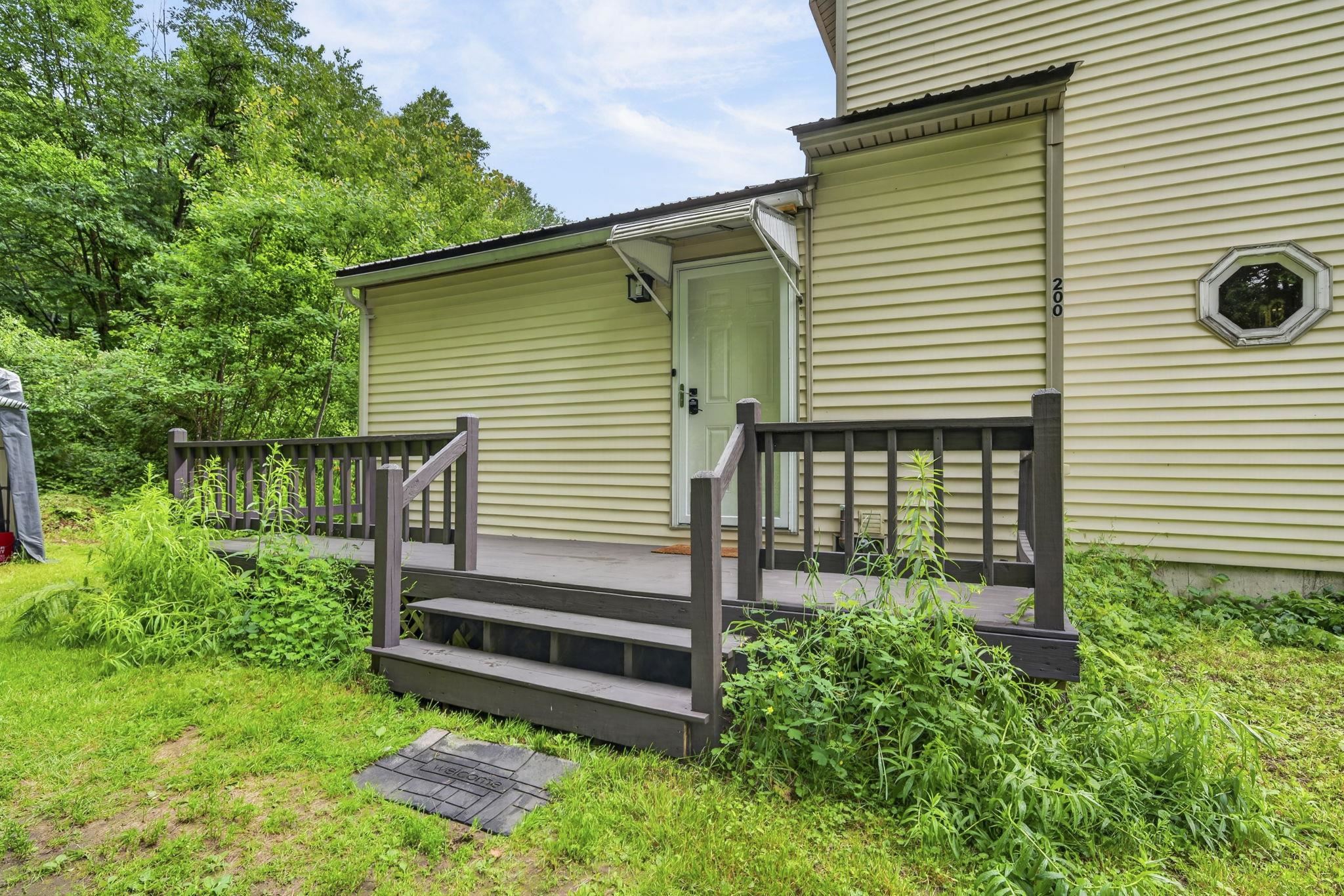 200 Bacon Rd, Henniker, NH 03242