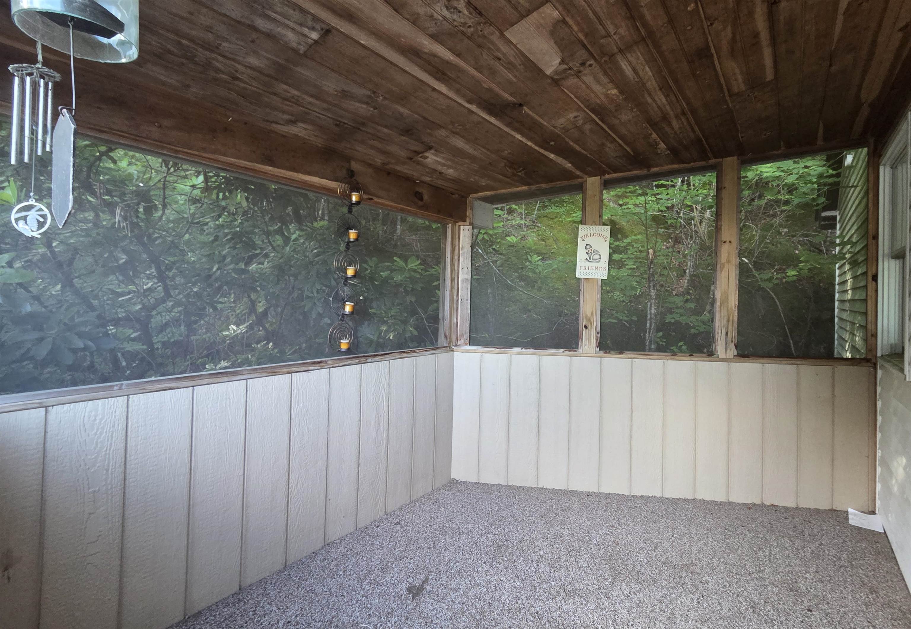 194 Algonquin Rd, Enfield, NH 03748