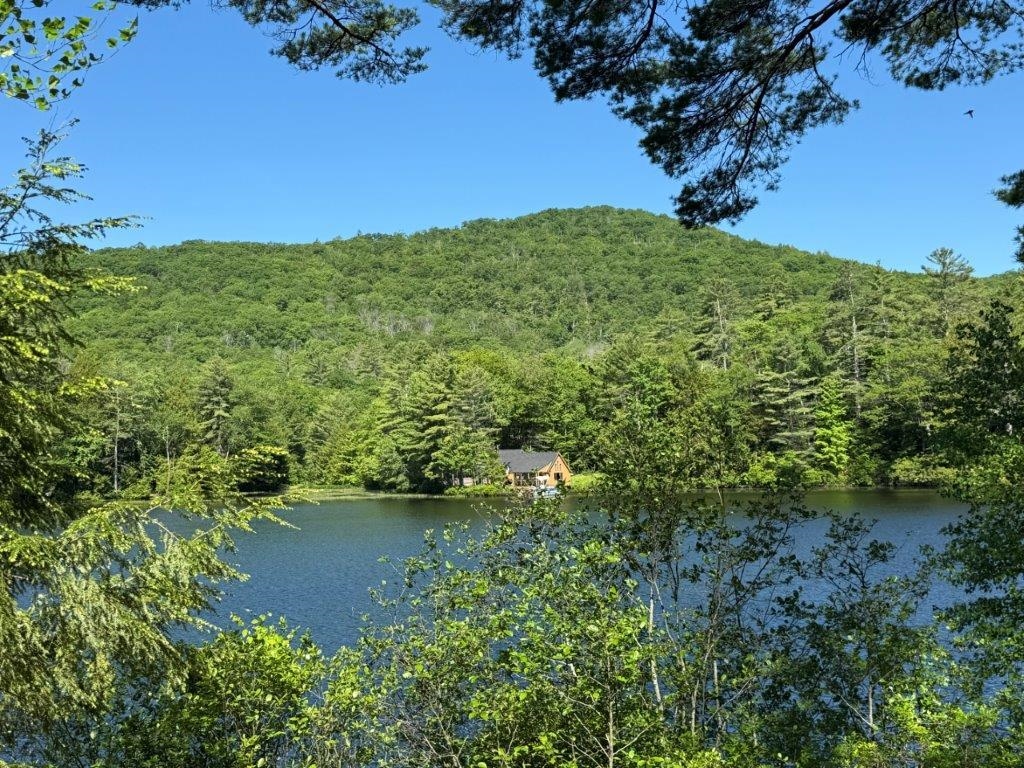 1049 Main St, Grafton, NH 03240