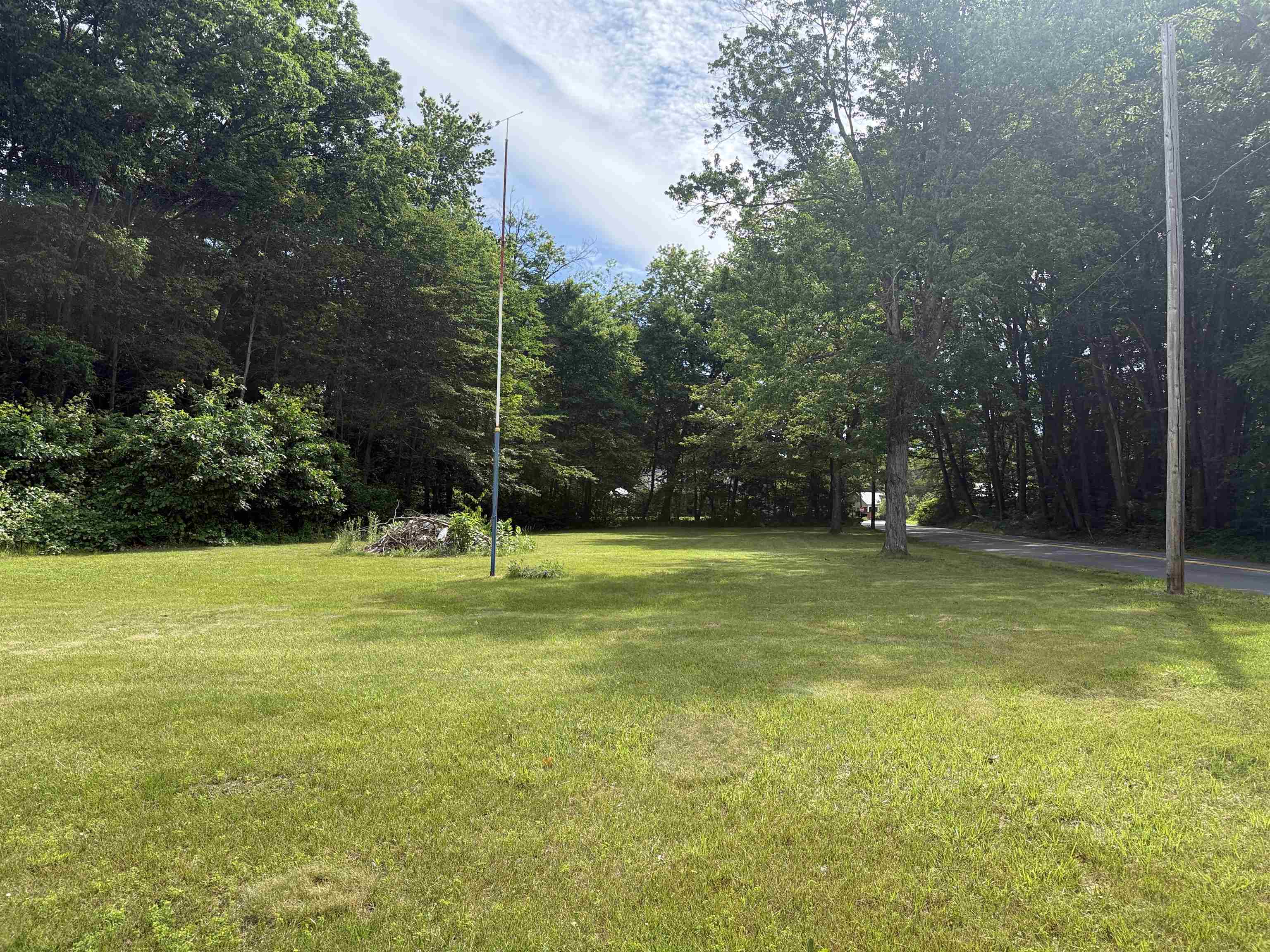 27 Ainsworth Rd, Claremont, NH 03743