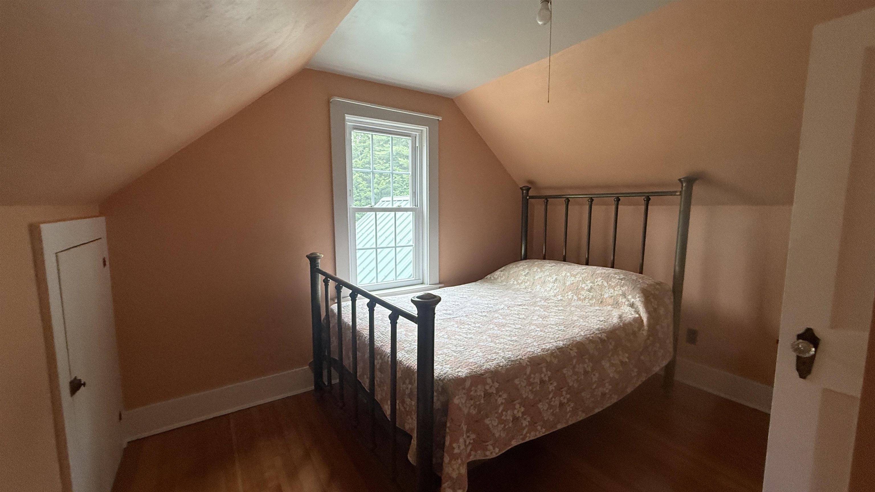 27 Ainsworth Rd, Claremont, NH 03743
