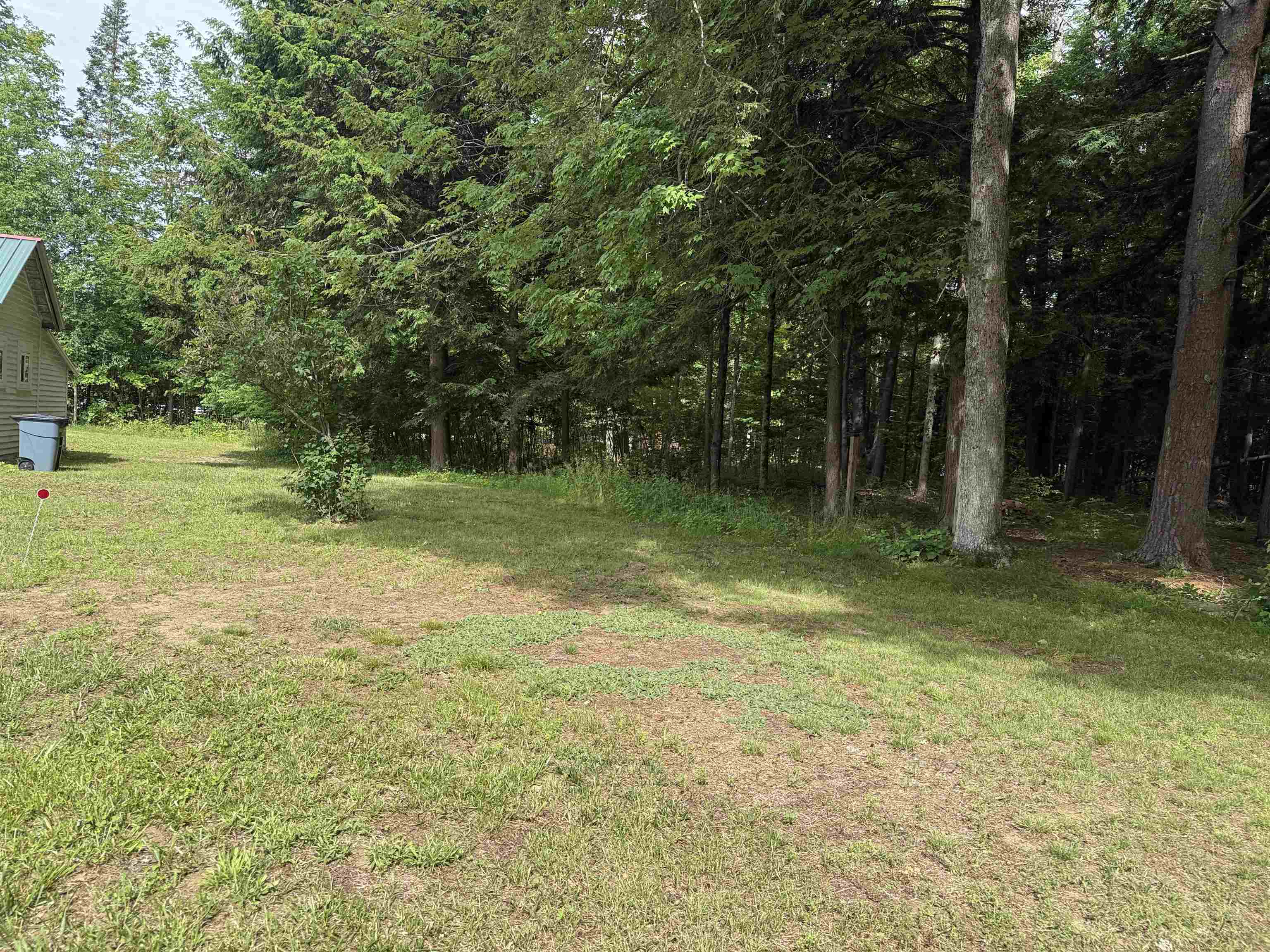 27 Ainsworth Rd, Claremont, NH 03743
