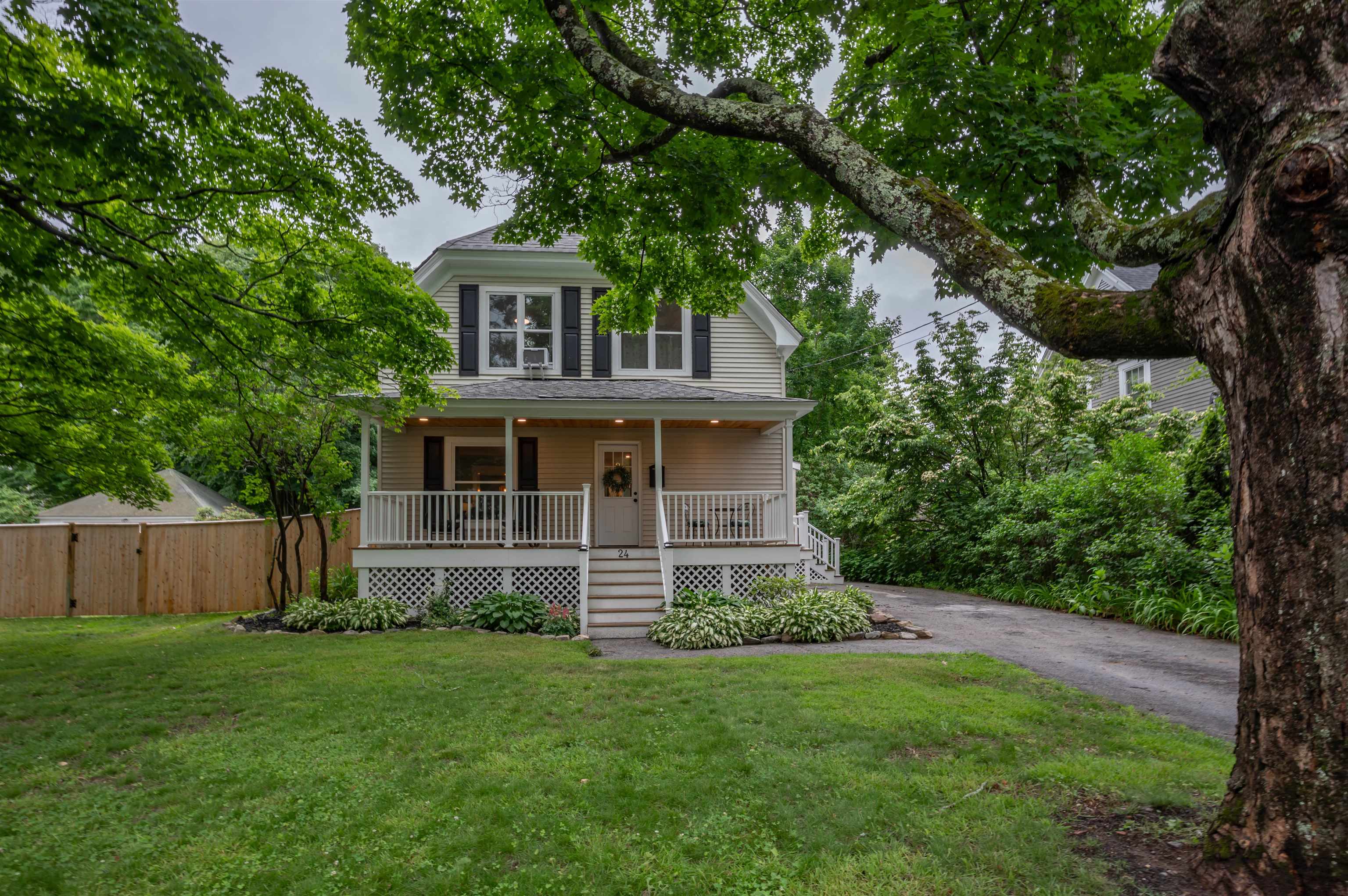 24 Fairview Ave, Derry, NH 03038