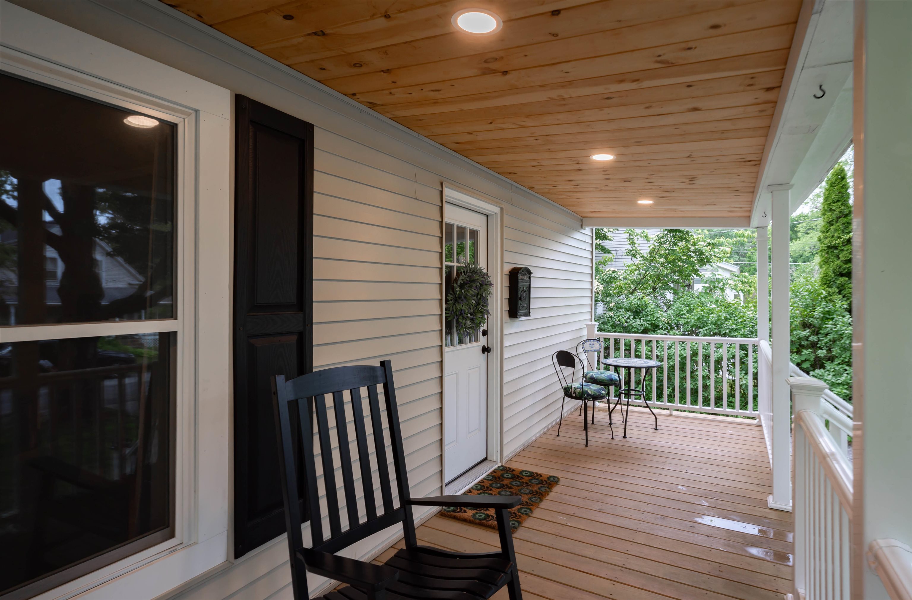 24 Fairview Ave, Derry, NH 03038