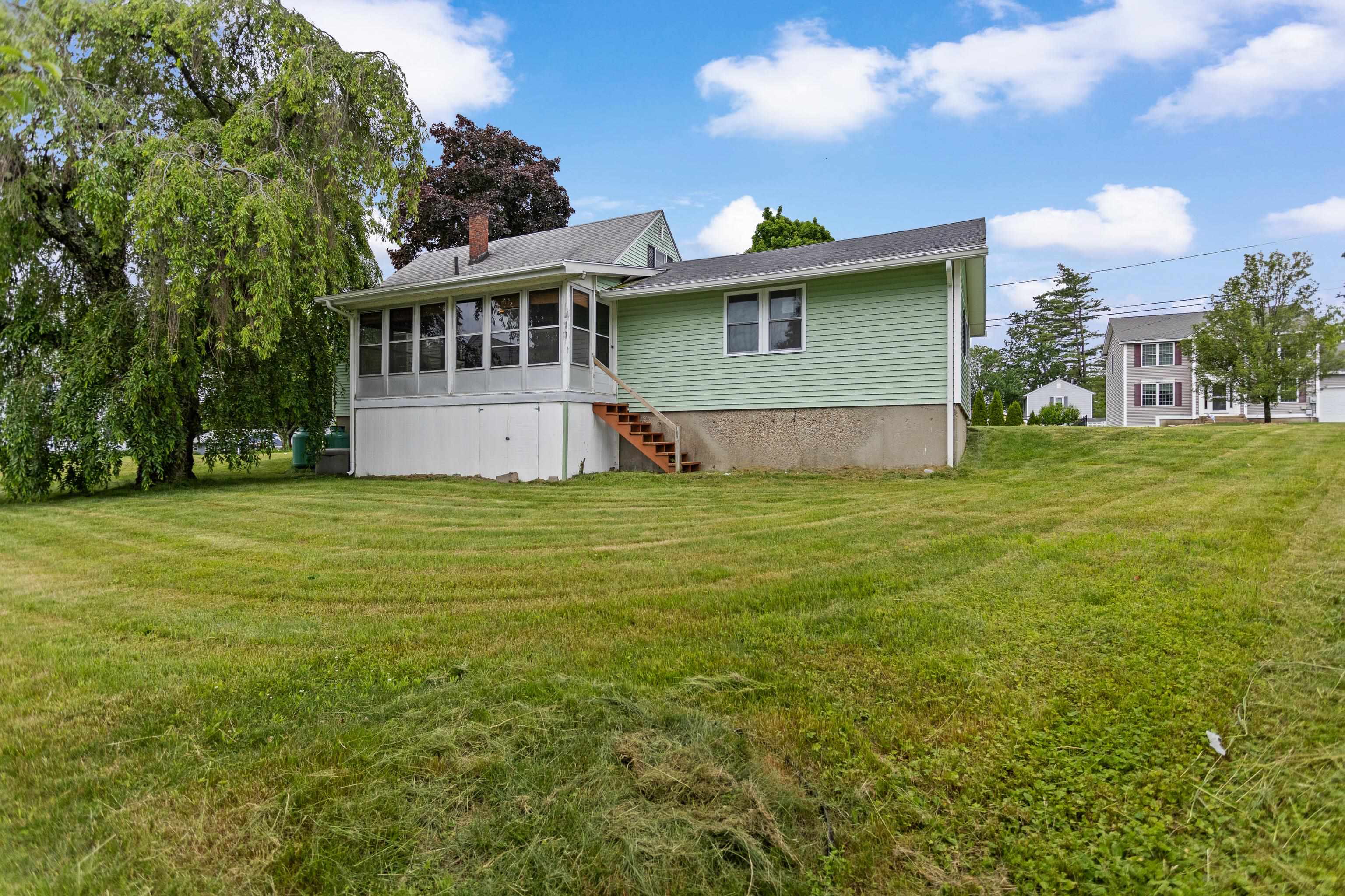 87 Broadway Ave, Manchester, NH 03104