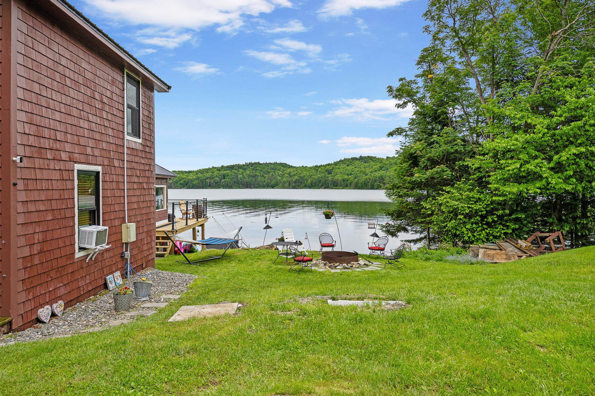 1437 Diamond Pond Rd, Stewartstown, NH 03576
