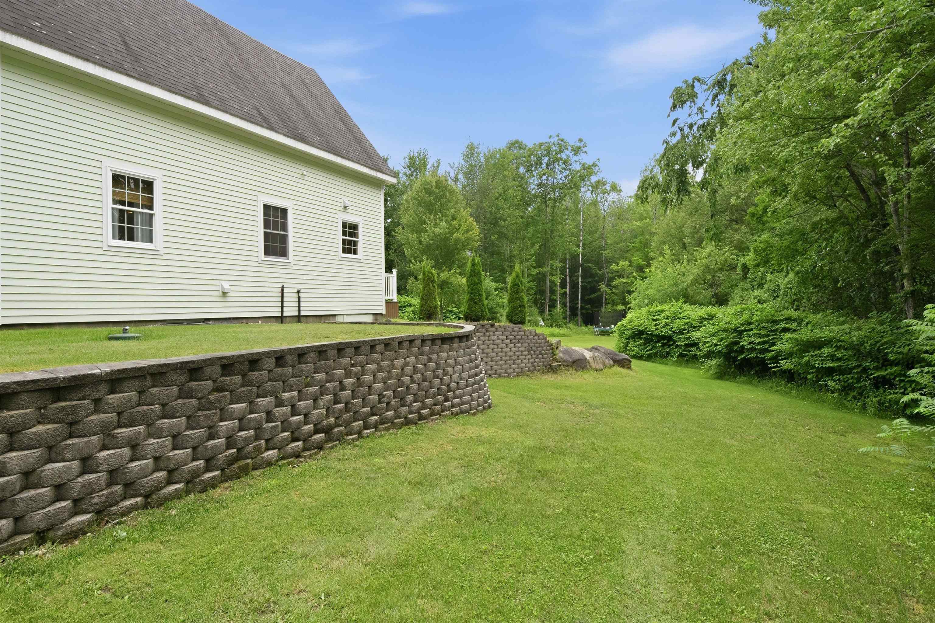 148 E Holderness Road — photo 3