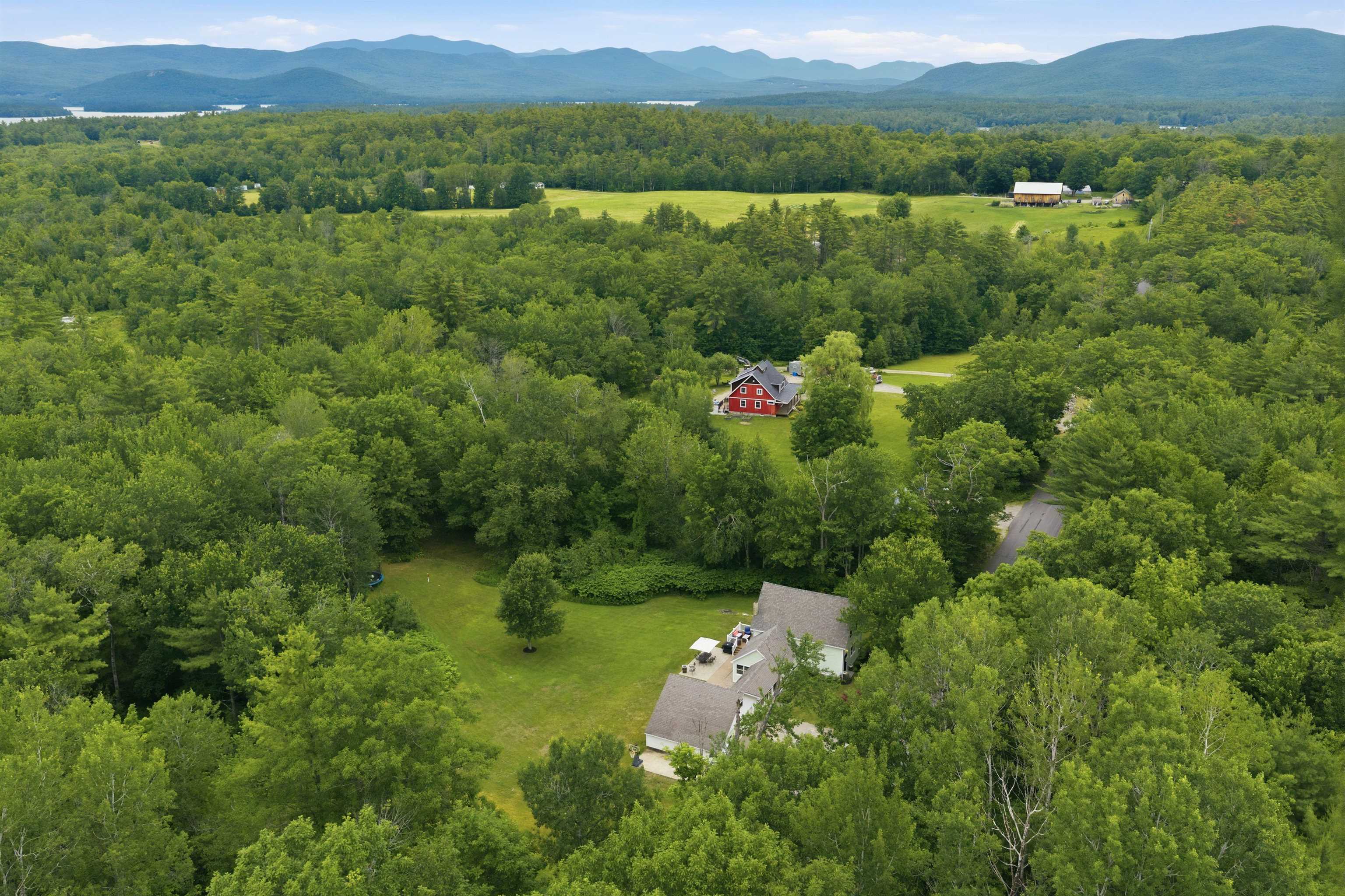 148 E Holderness Rd, Holderness, NH 03245