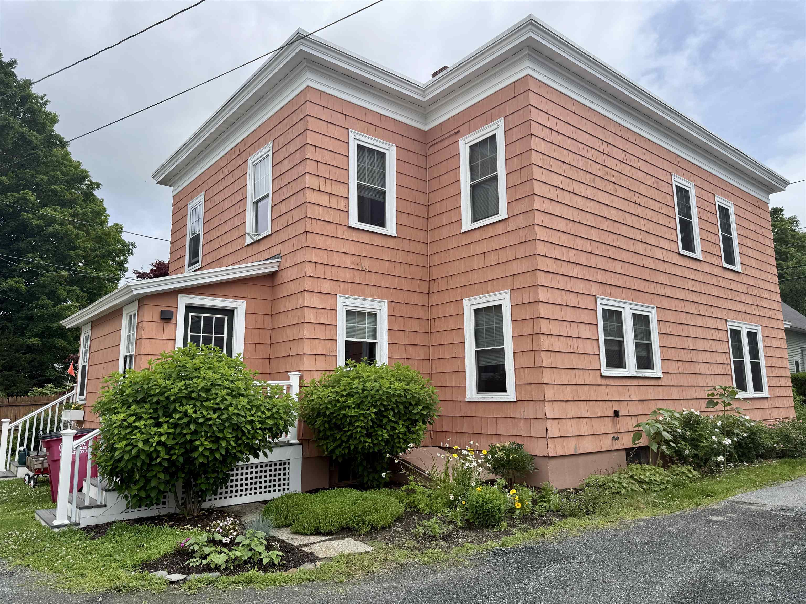 4 Elm St, Lebanon, NH 03766