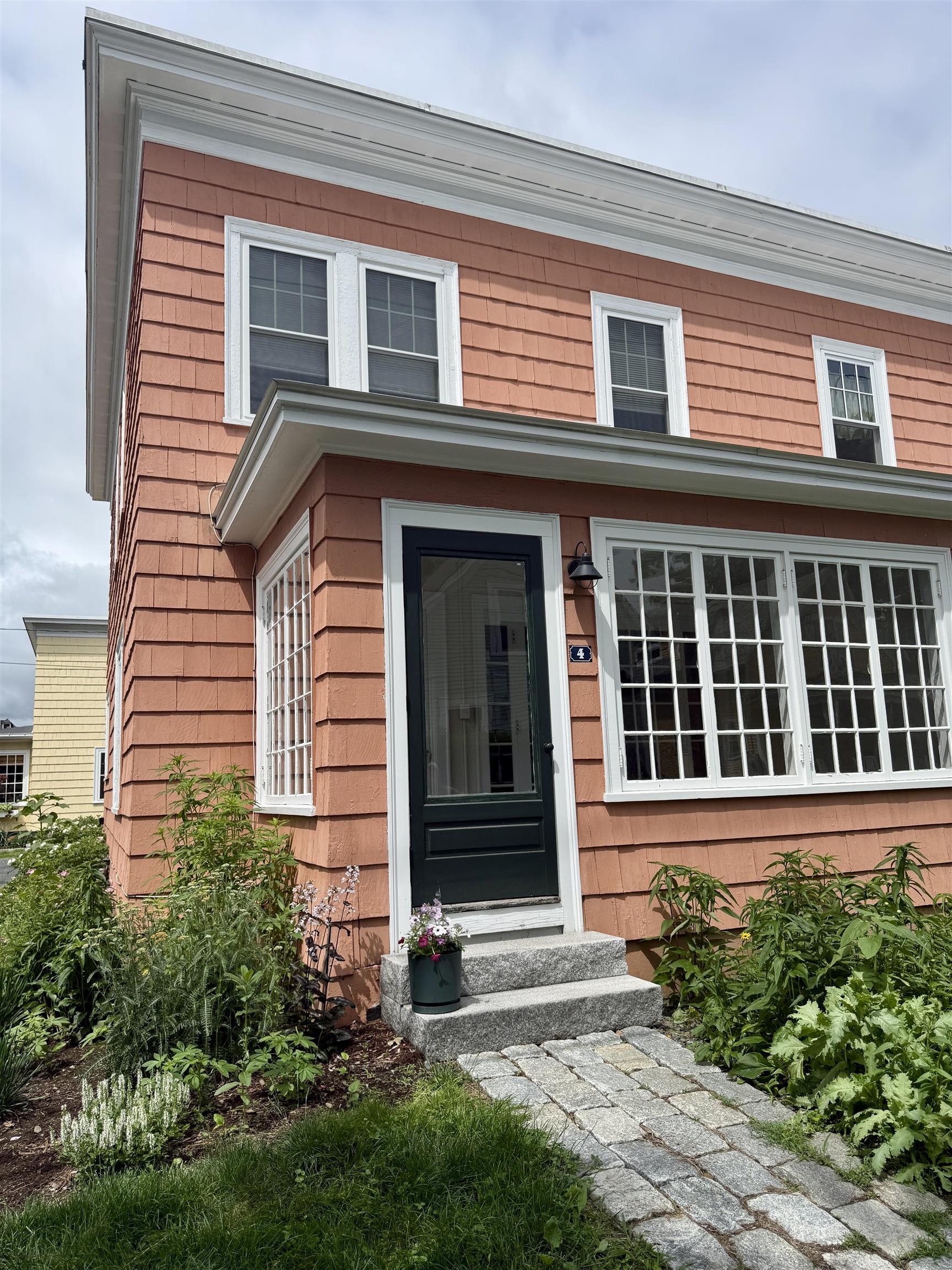 4 Elm St, Lebanon, NH 03766