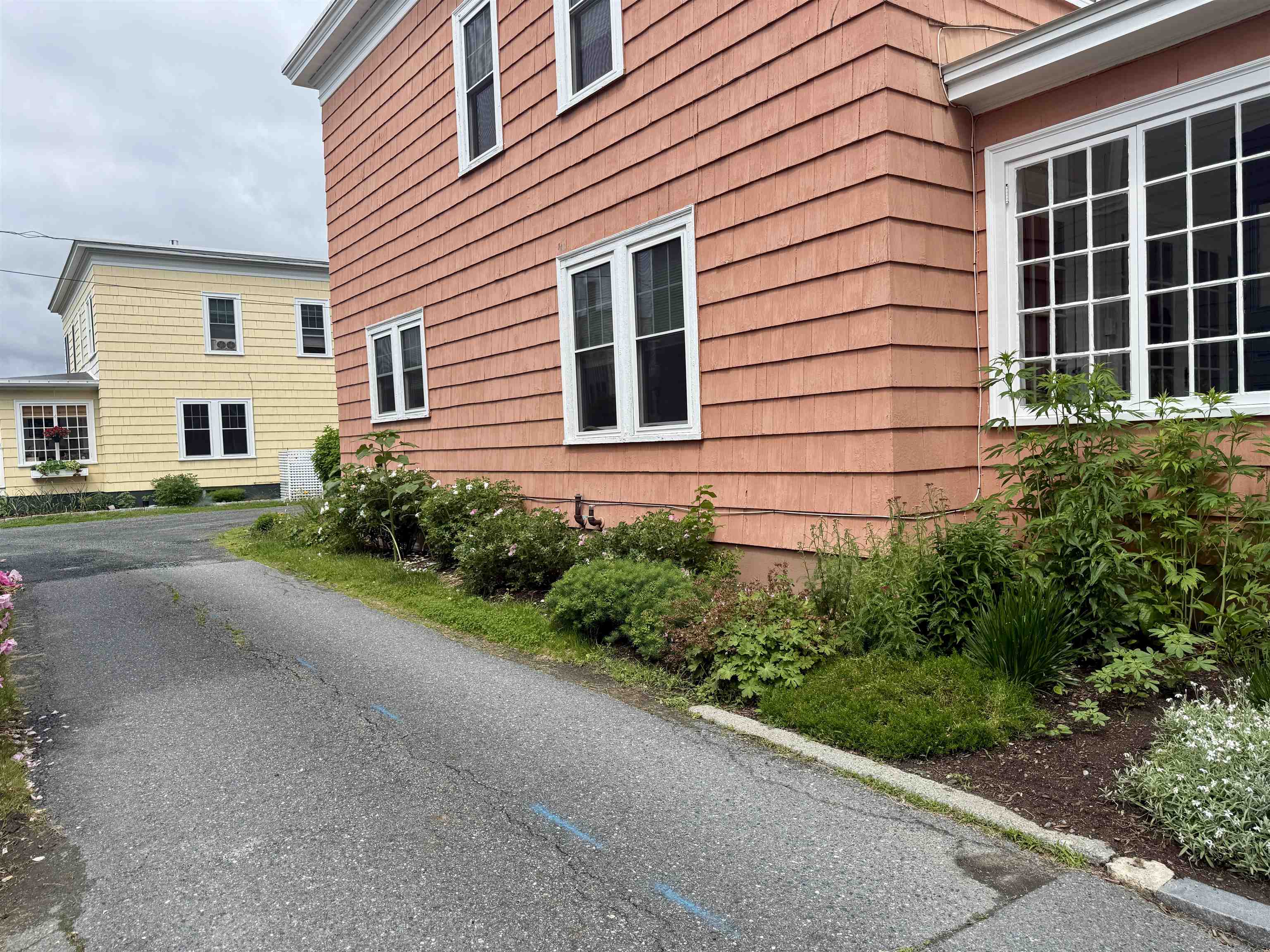 4 Elm St, Lebanon, NH 03766
