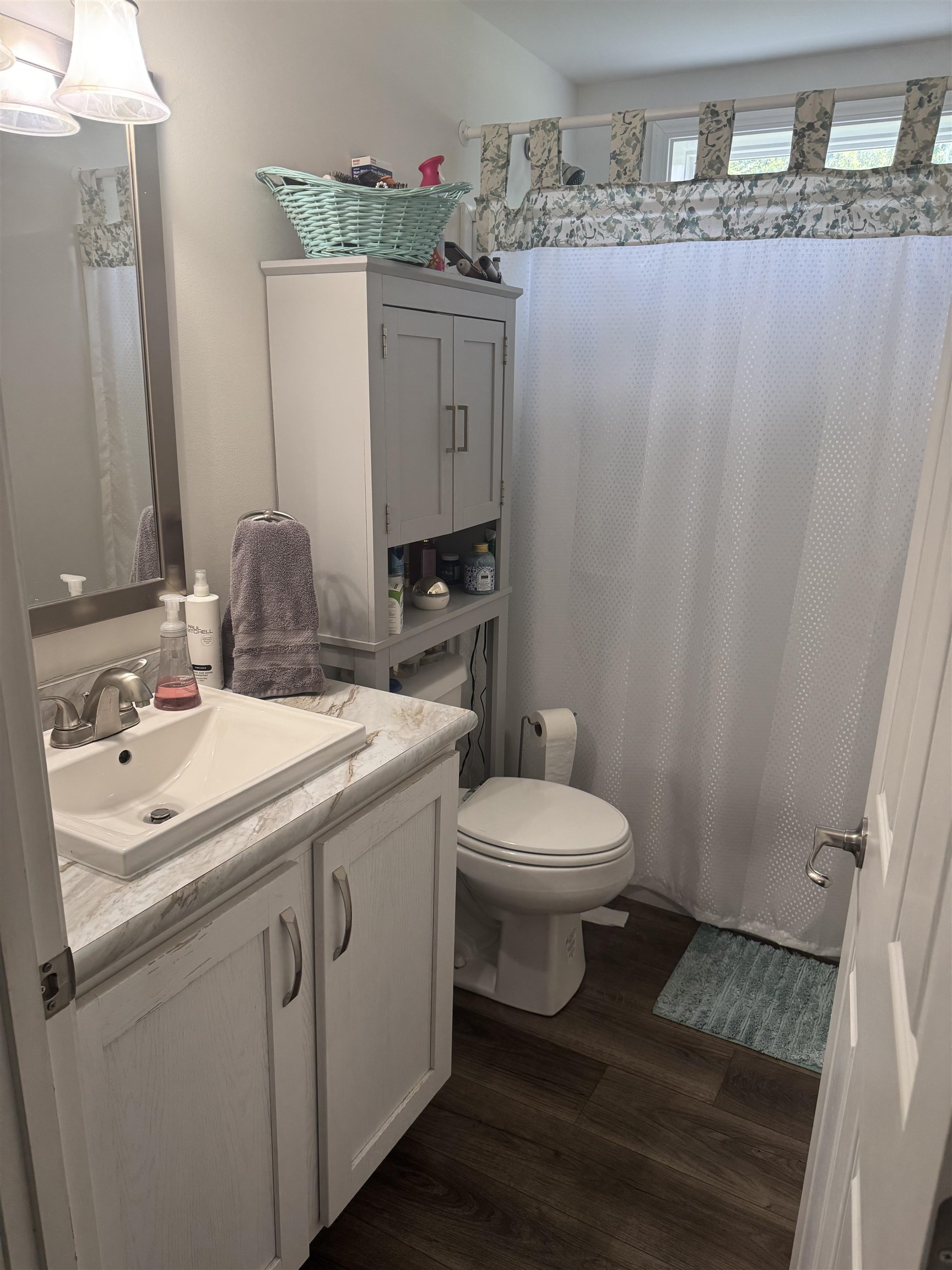 4 Manorcrest Dr, Nashua, NH 03062