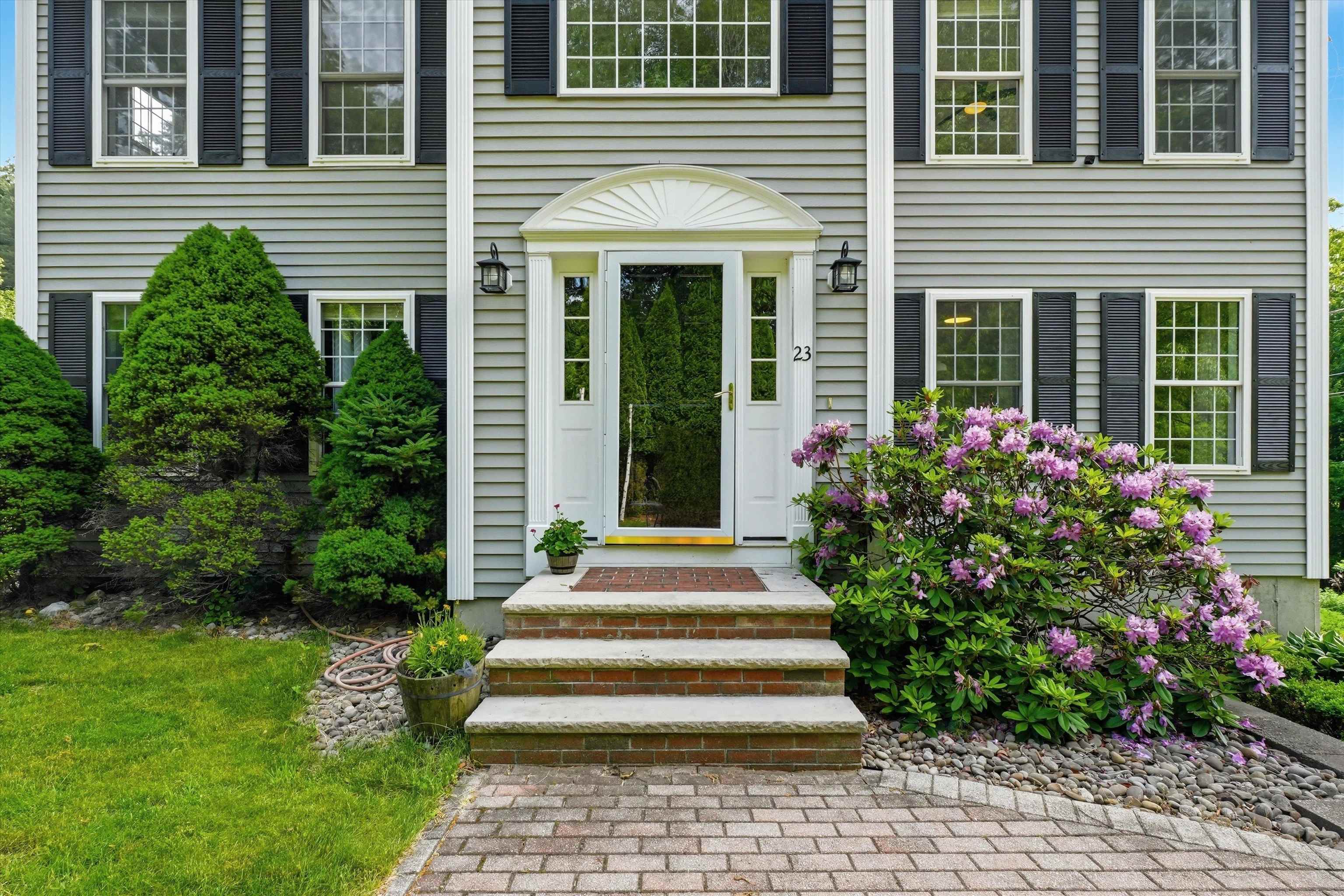 23 Peaslee Crossing Rd, Newton, NH 03858