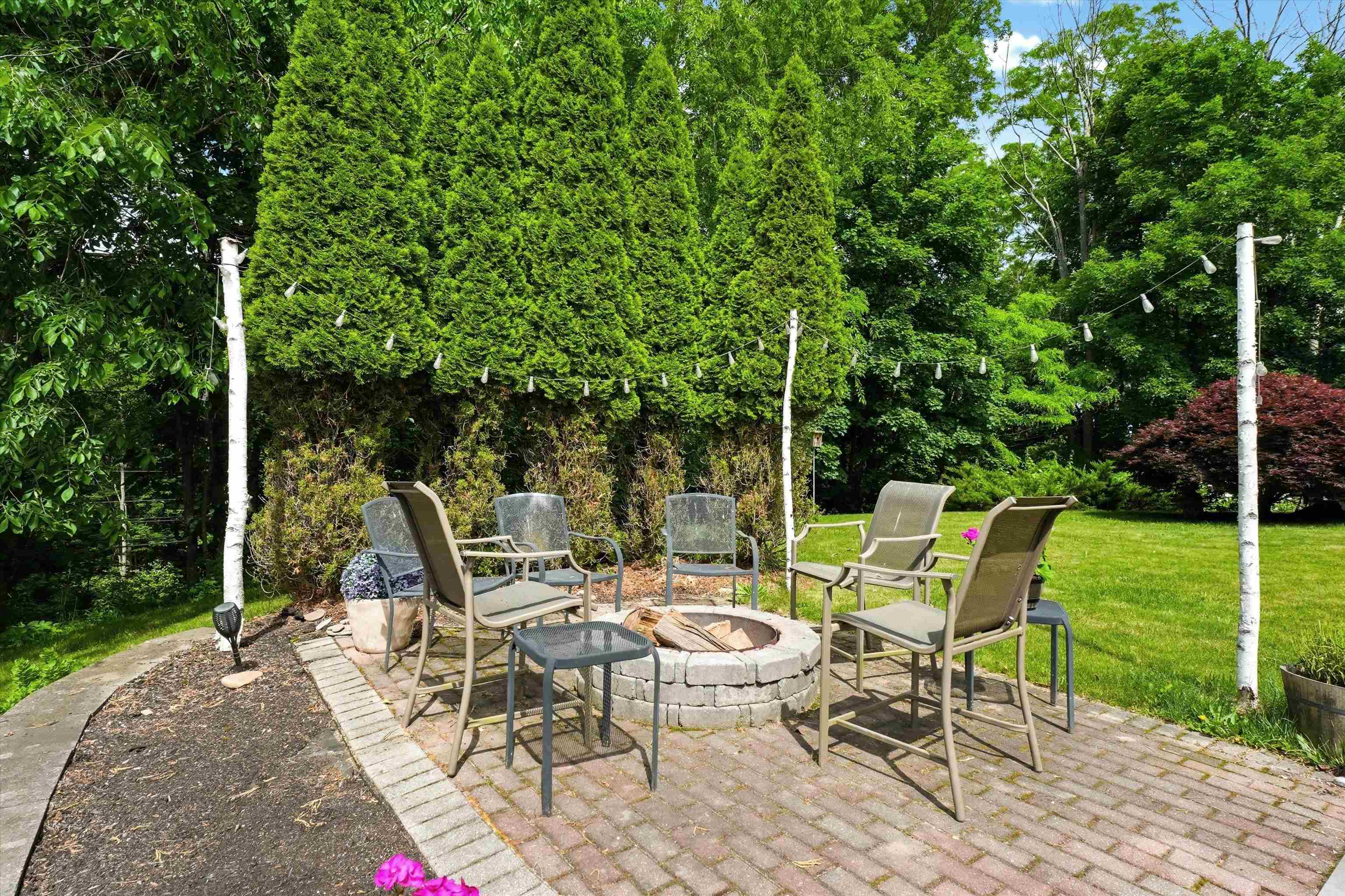 23 Peaslee Crossing Rd, Newton, NH 03858