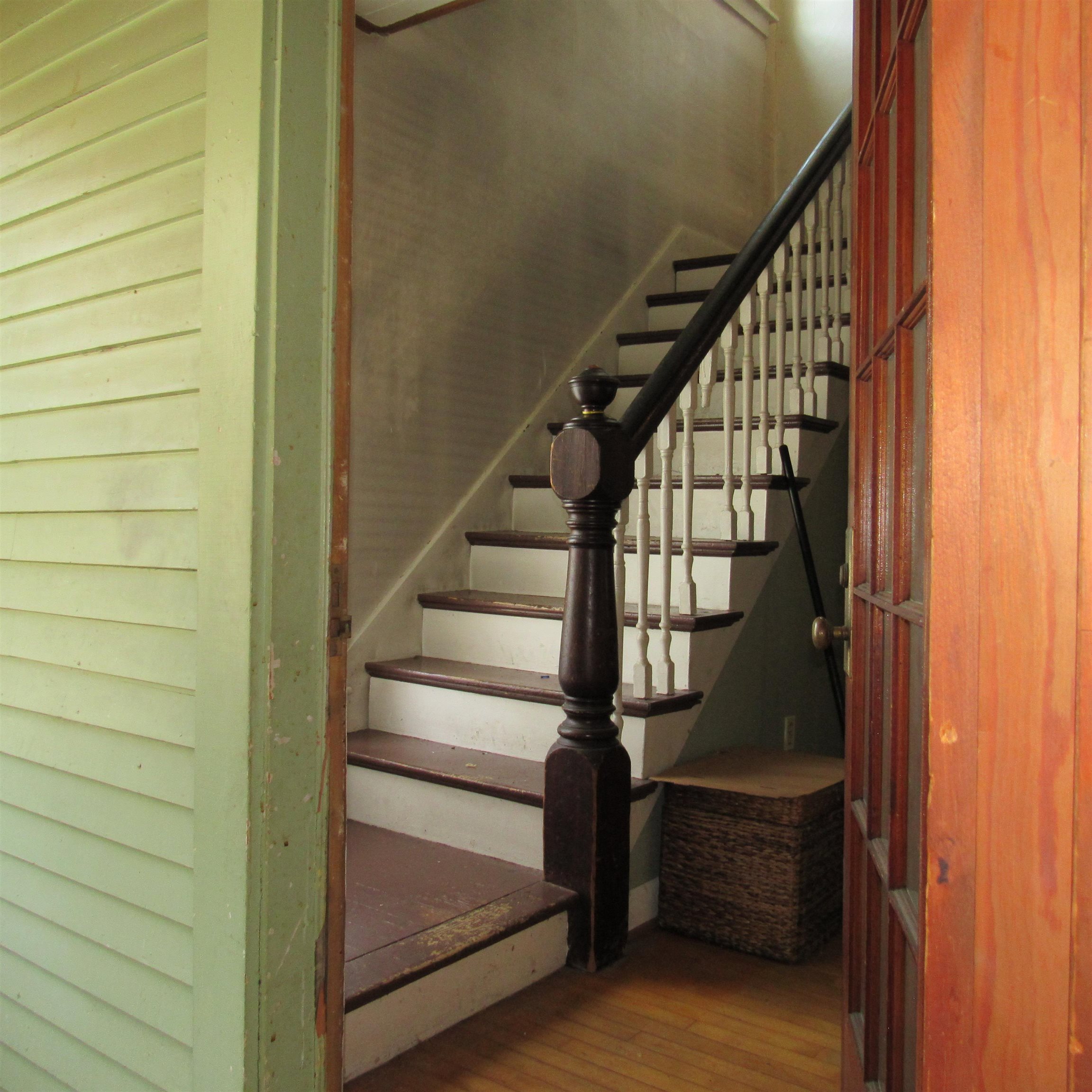 43 Woodland St, Claremont, NH 03743