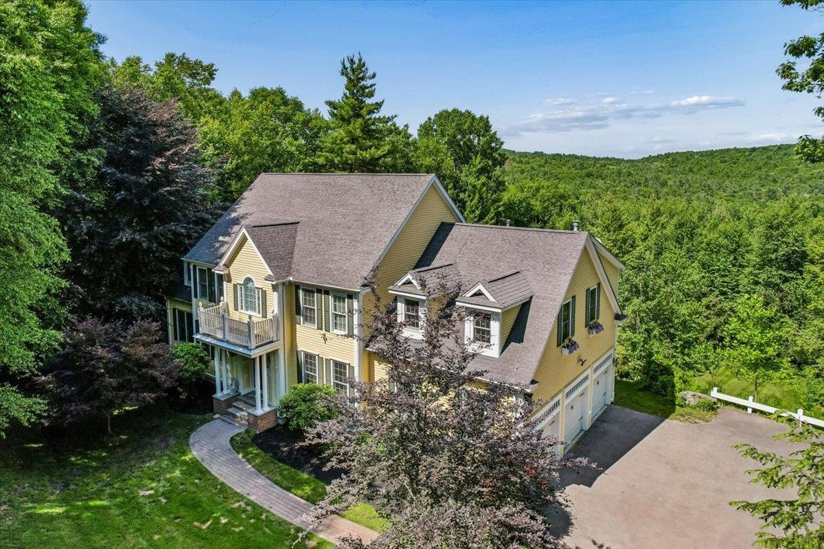 37 The Flume, Amherst, NH 03031