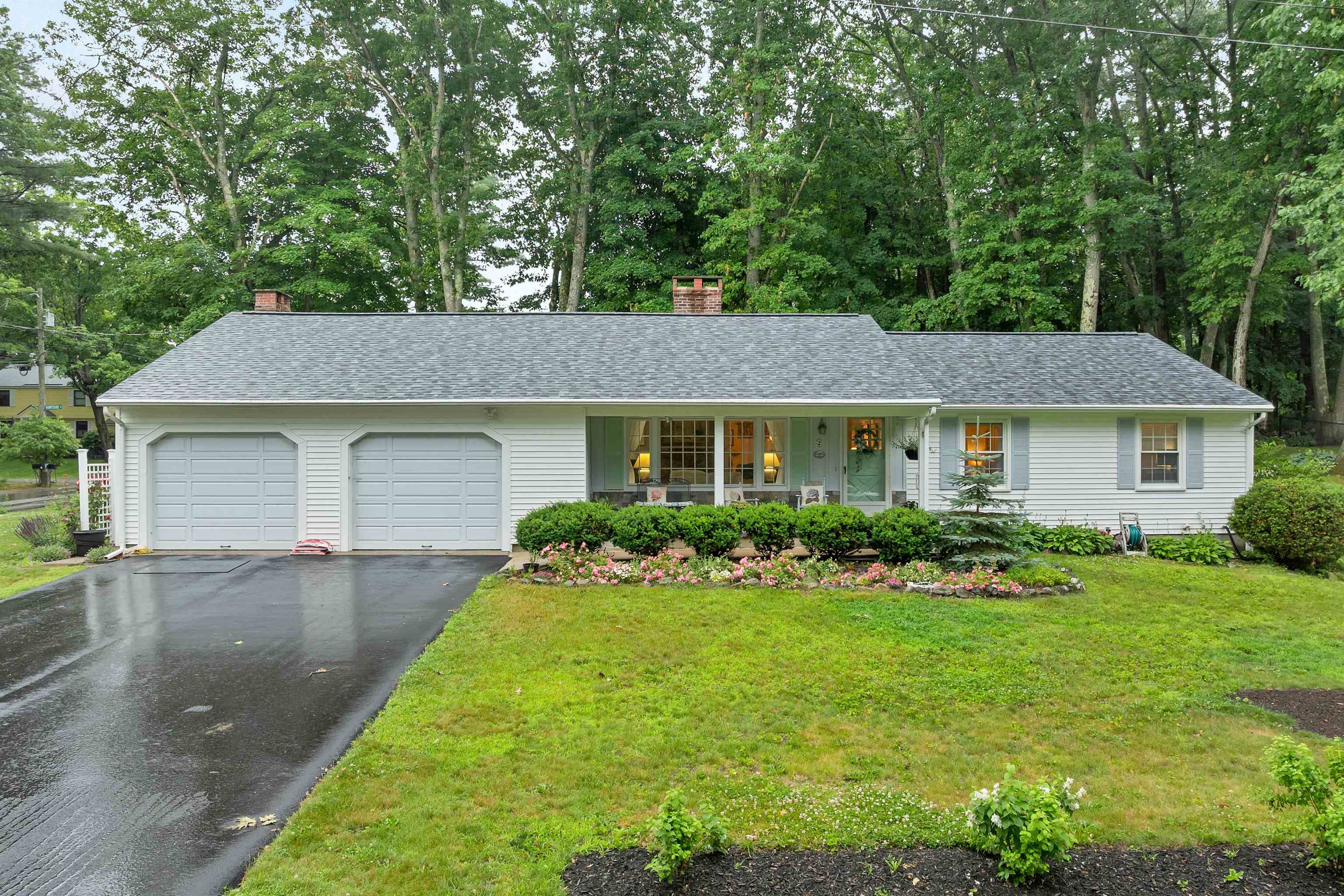 2 Glendale Rd, North Hampton, NH 03862