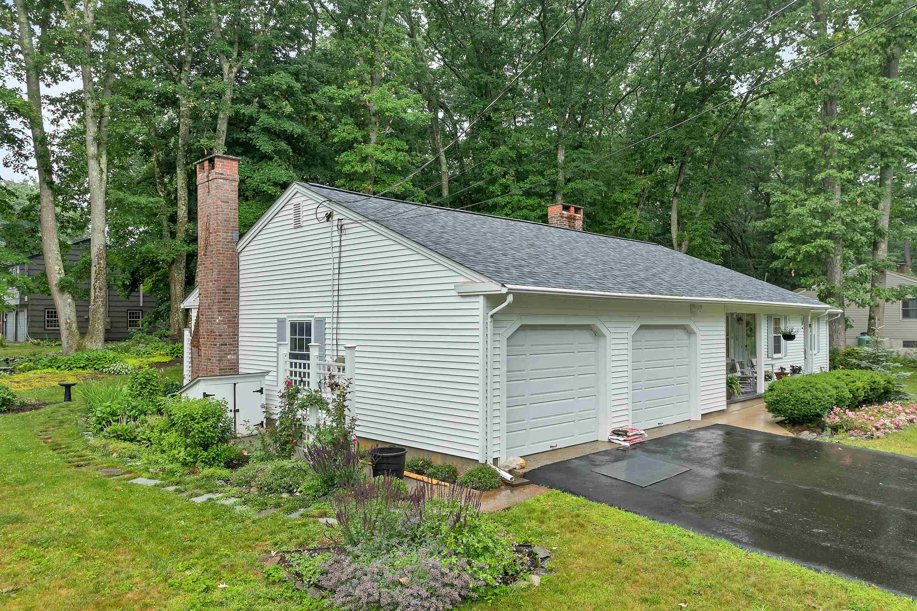 2 Glendale Rd, North Hampton, NH 03862