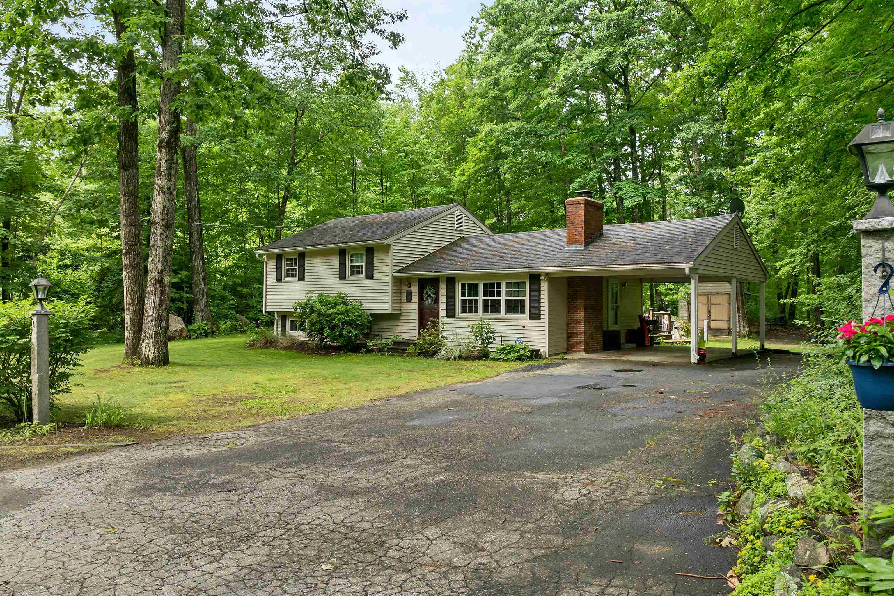 64 Woodvale Dr, Laconia, NH 03246