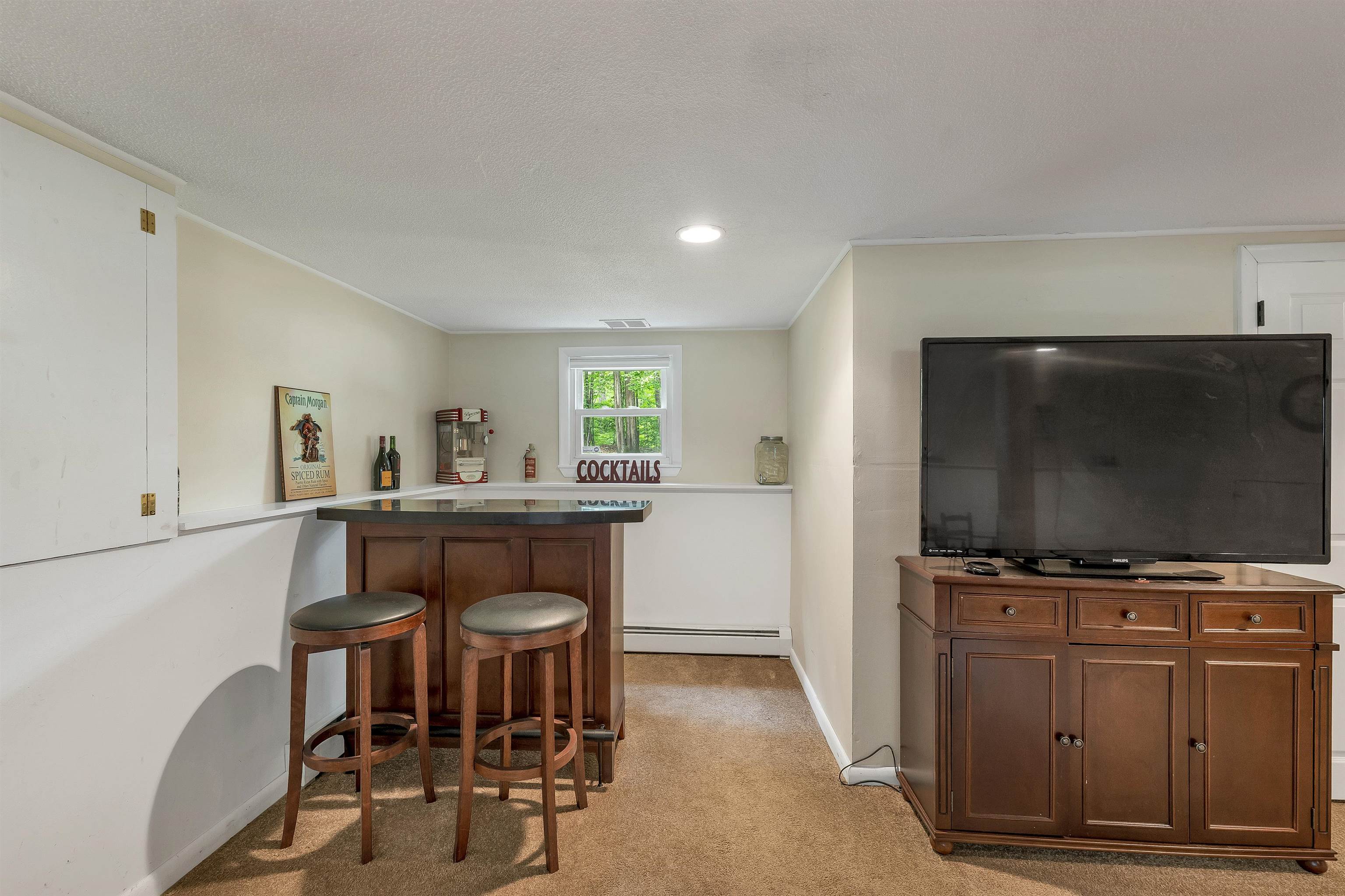 64 Woodvale Dr, Laconia, NH 03246