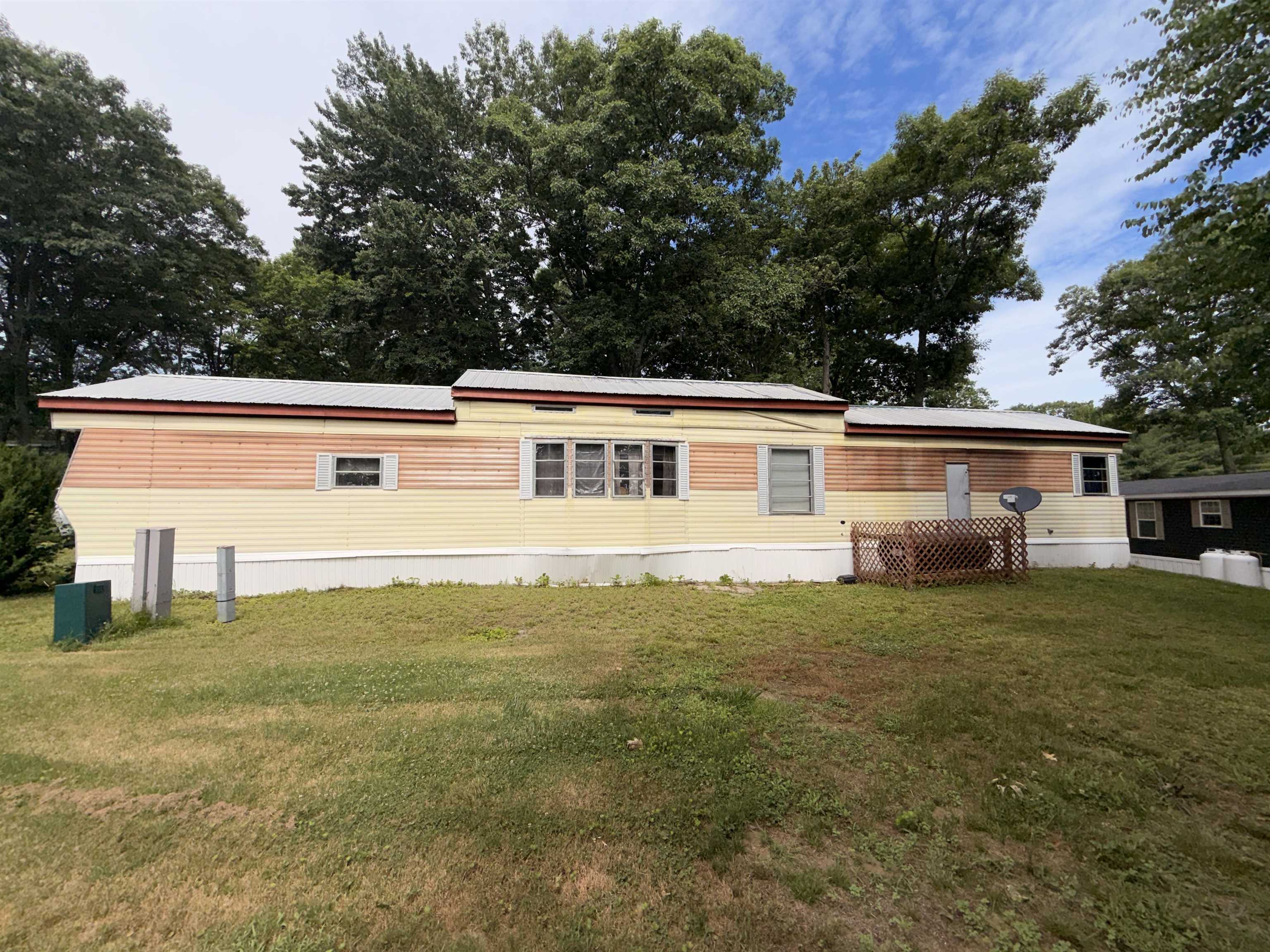 1 South Cranberry Ln, Rochester, NH 03867