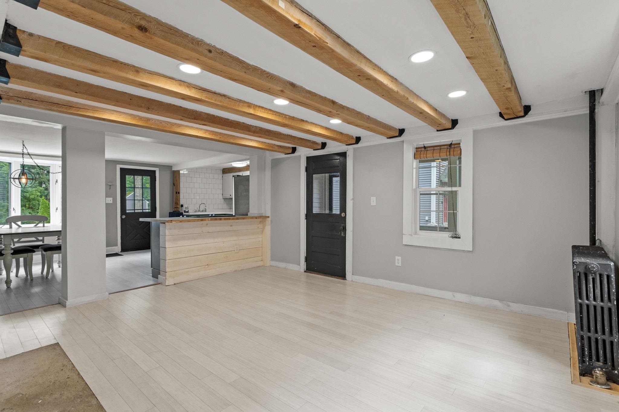 111 Manchester St, Nashua, NH 03064