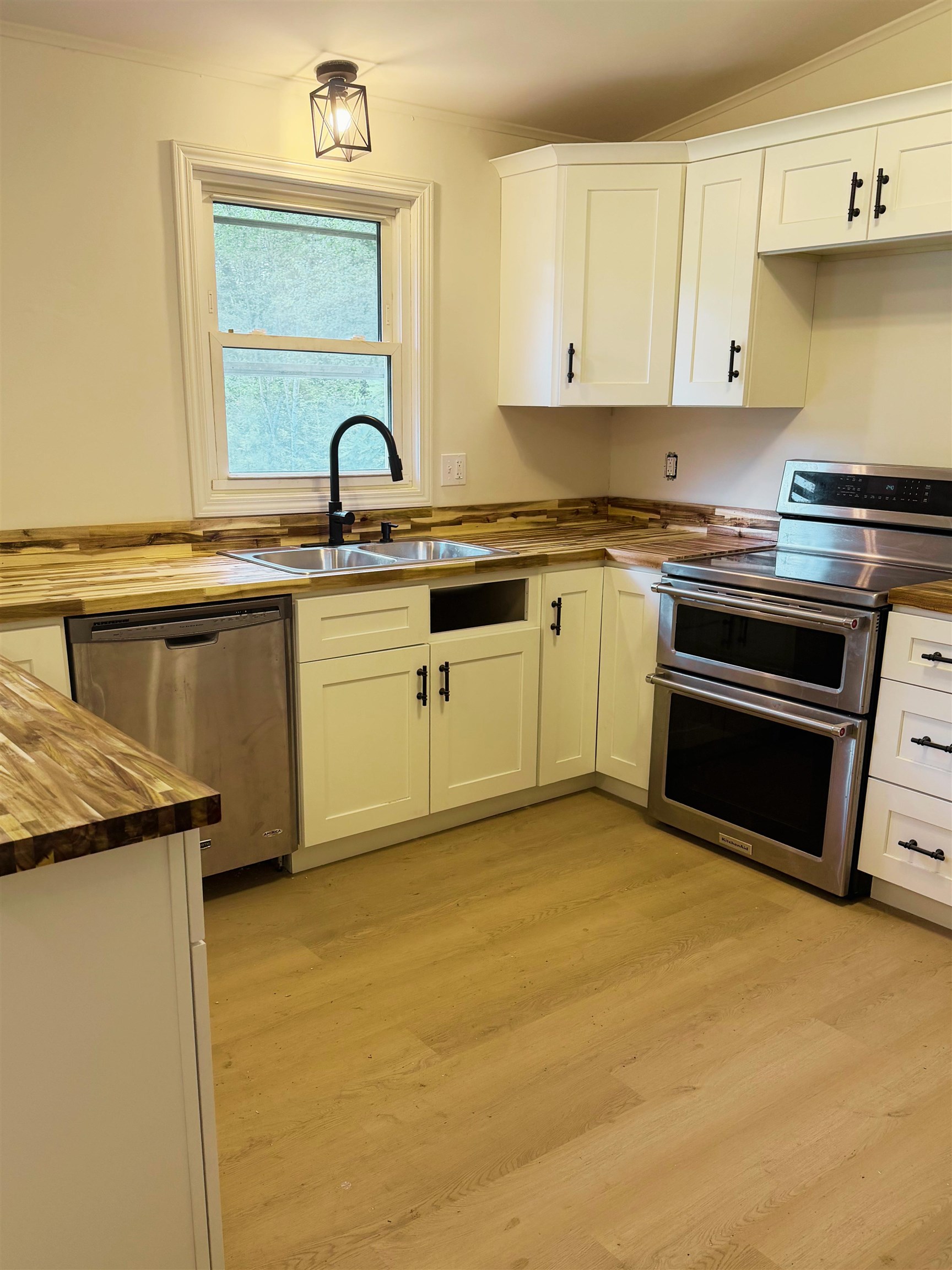 301 Shaker St, New London, NH 03257