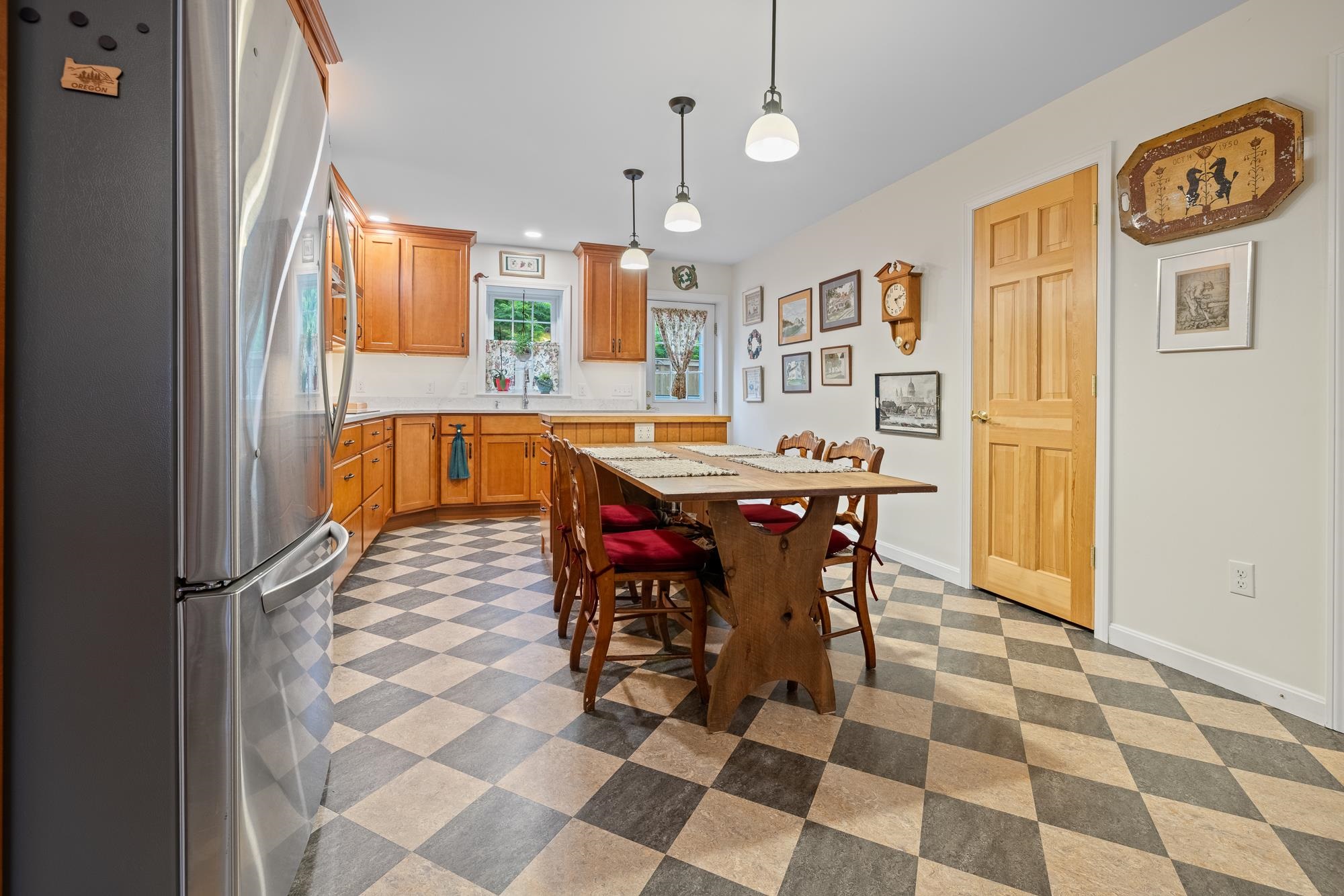 Eat in Kitchen 25614914