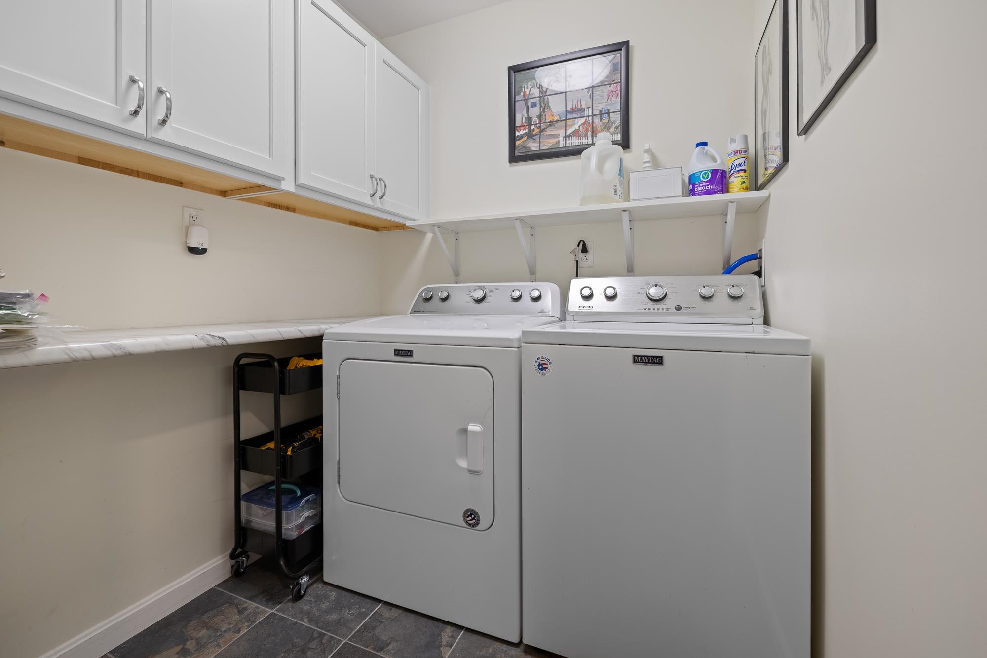 Separate first floor laundry 25614926