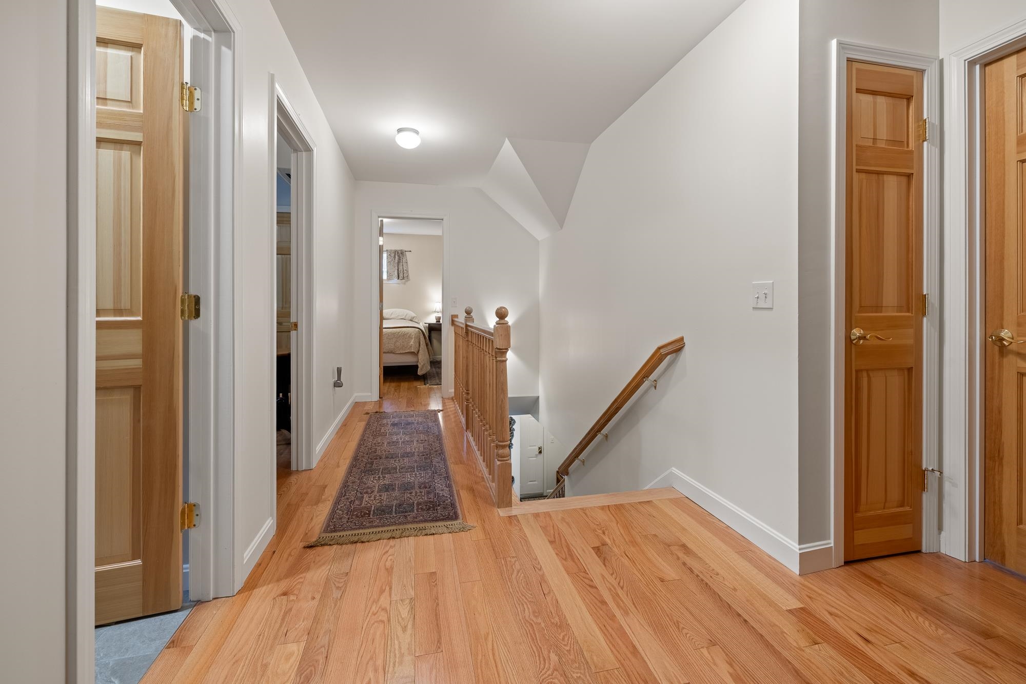 2nd floor landing 25614934