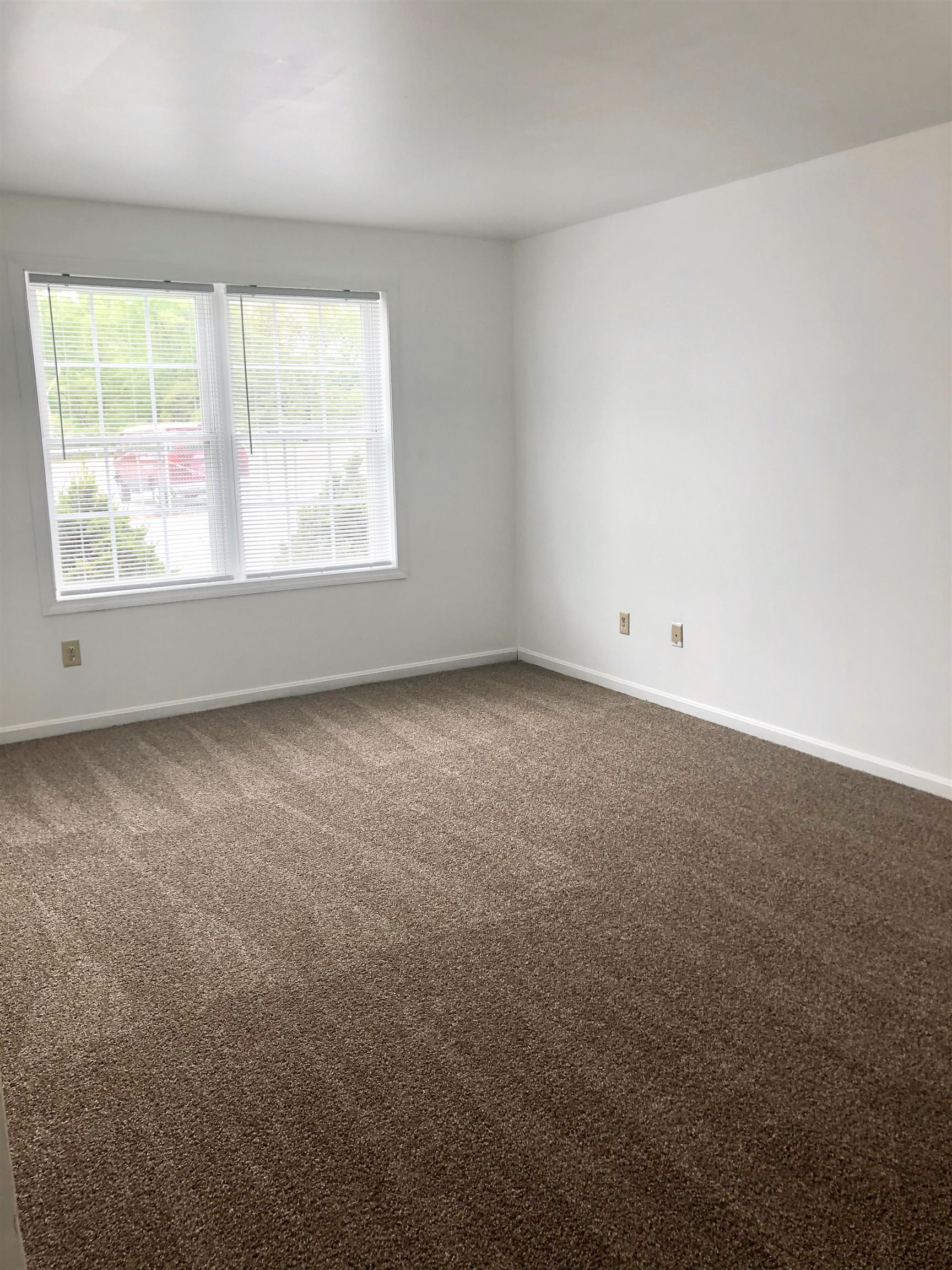 104 Lock St, Nashua, NH 03064