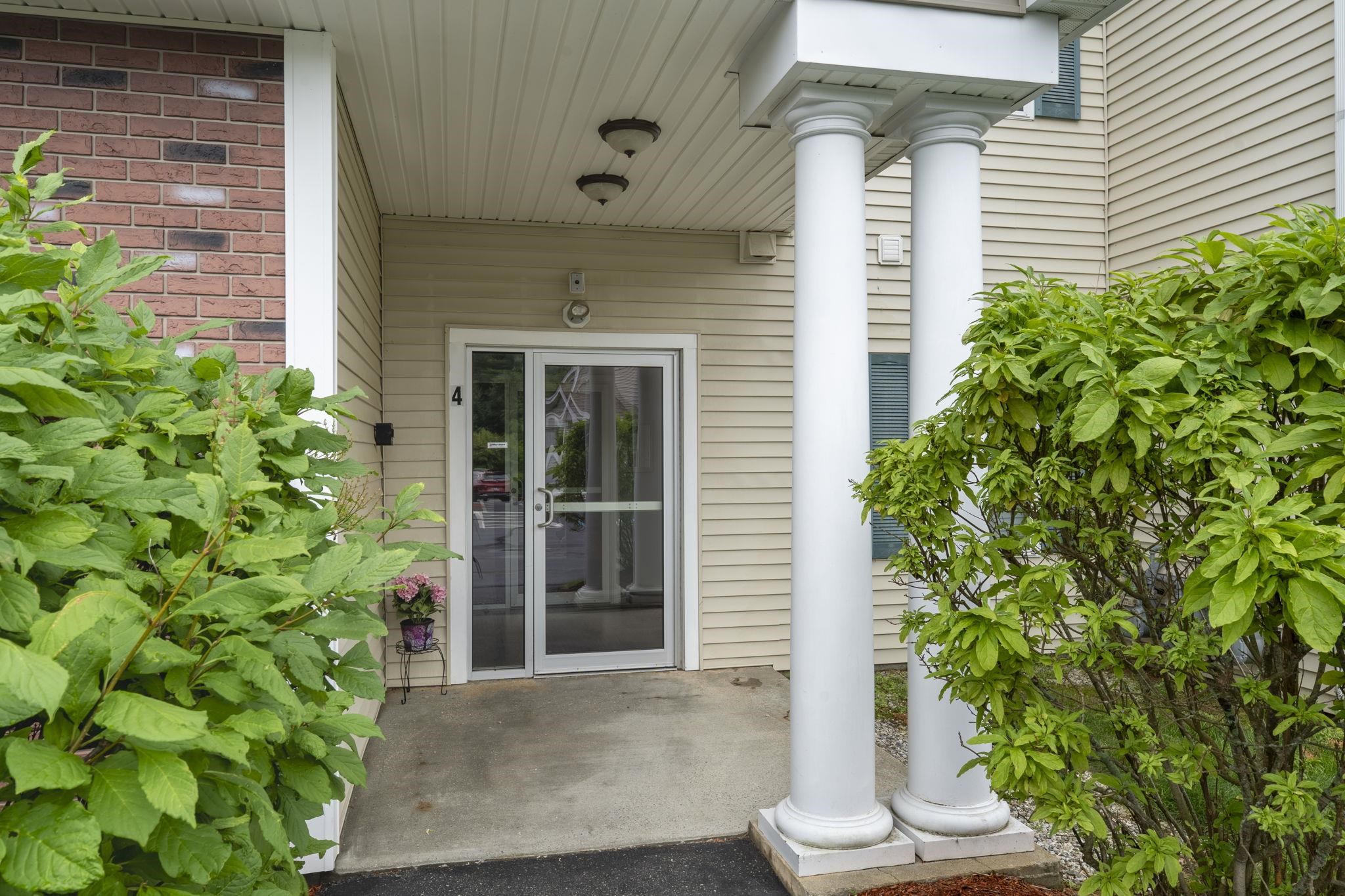 65 Fordway Ext Blvd #202, Derry, NH 03038