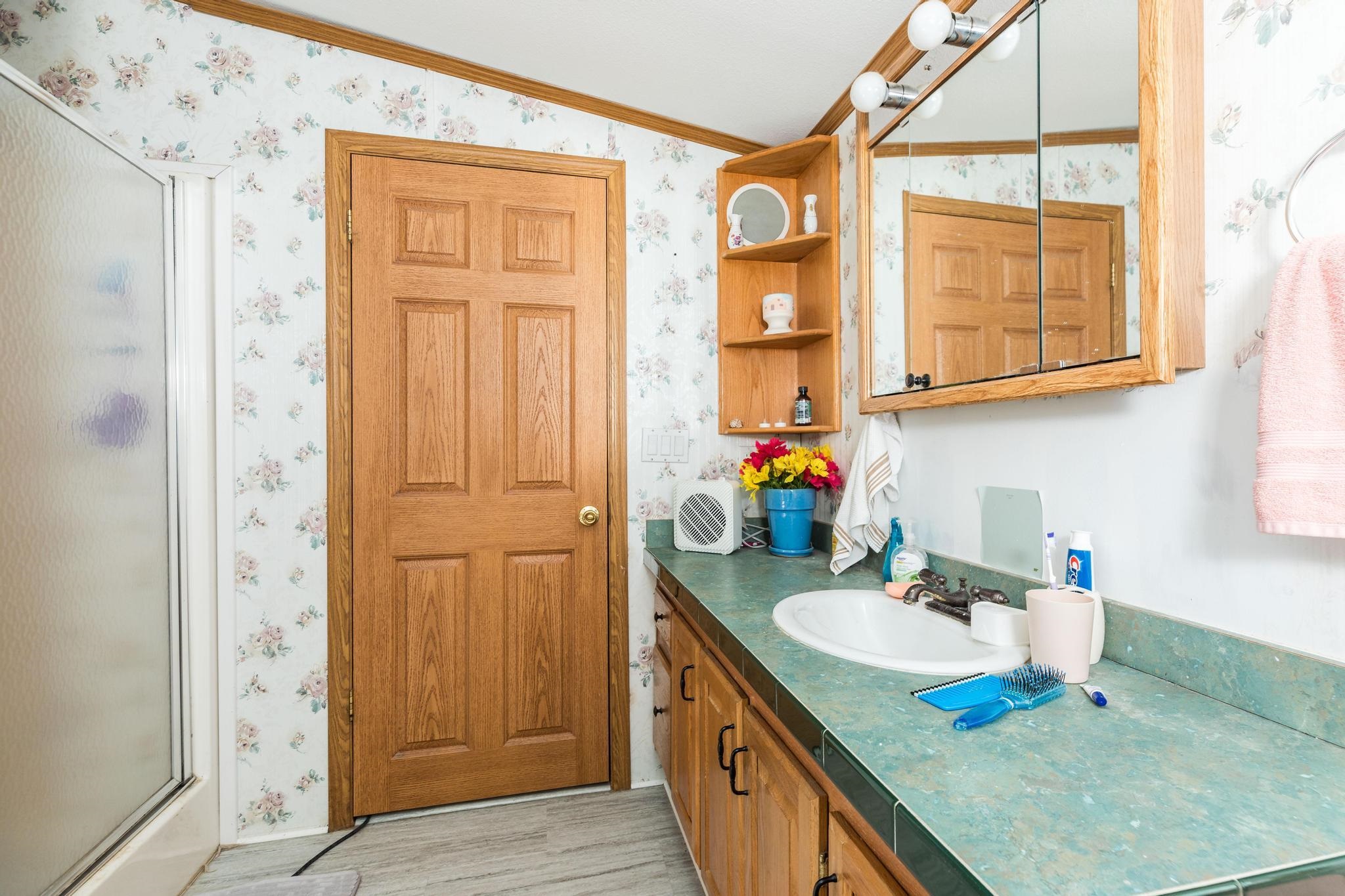 174 Spruce Dr, Farmington, NH 03836