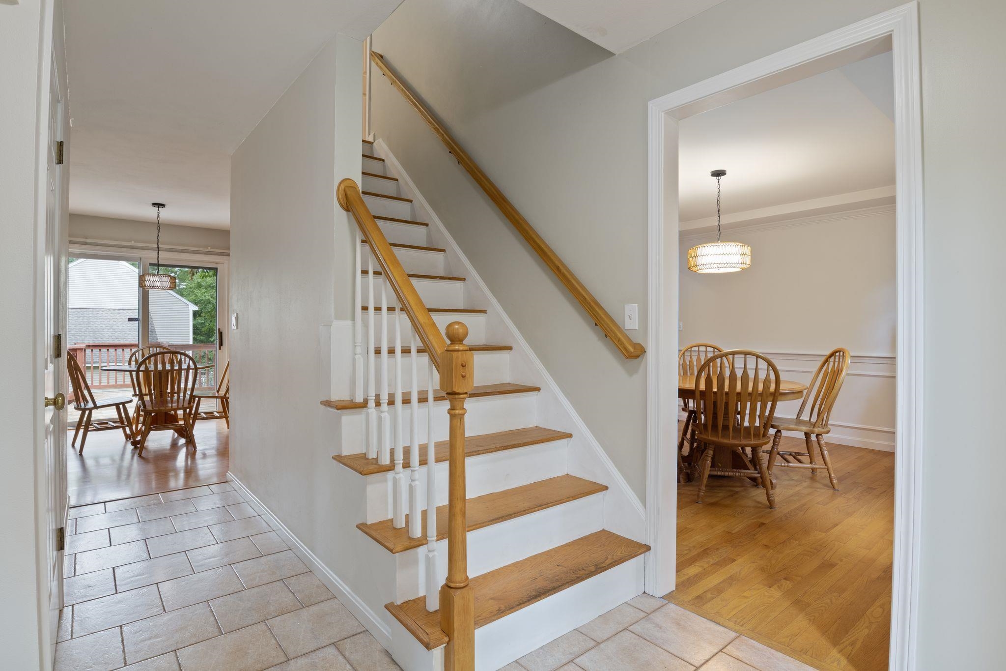 6 Dacotah St, Hampton, NH 03842
