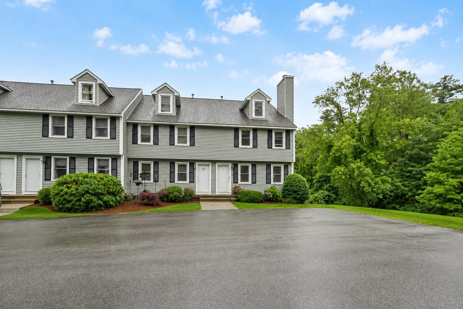 3 Albury Stone Cir, Nashua, NH 03063