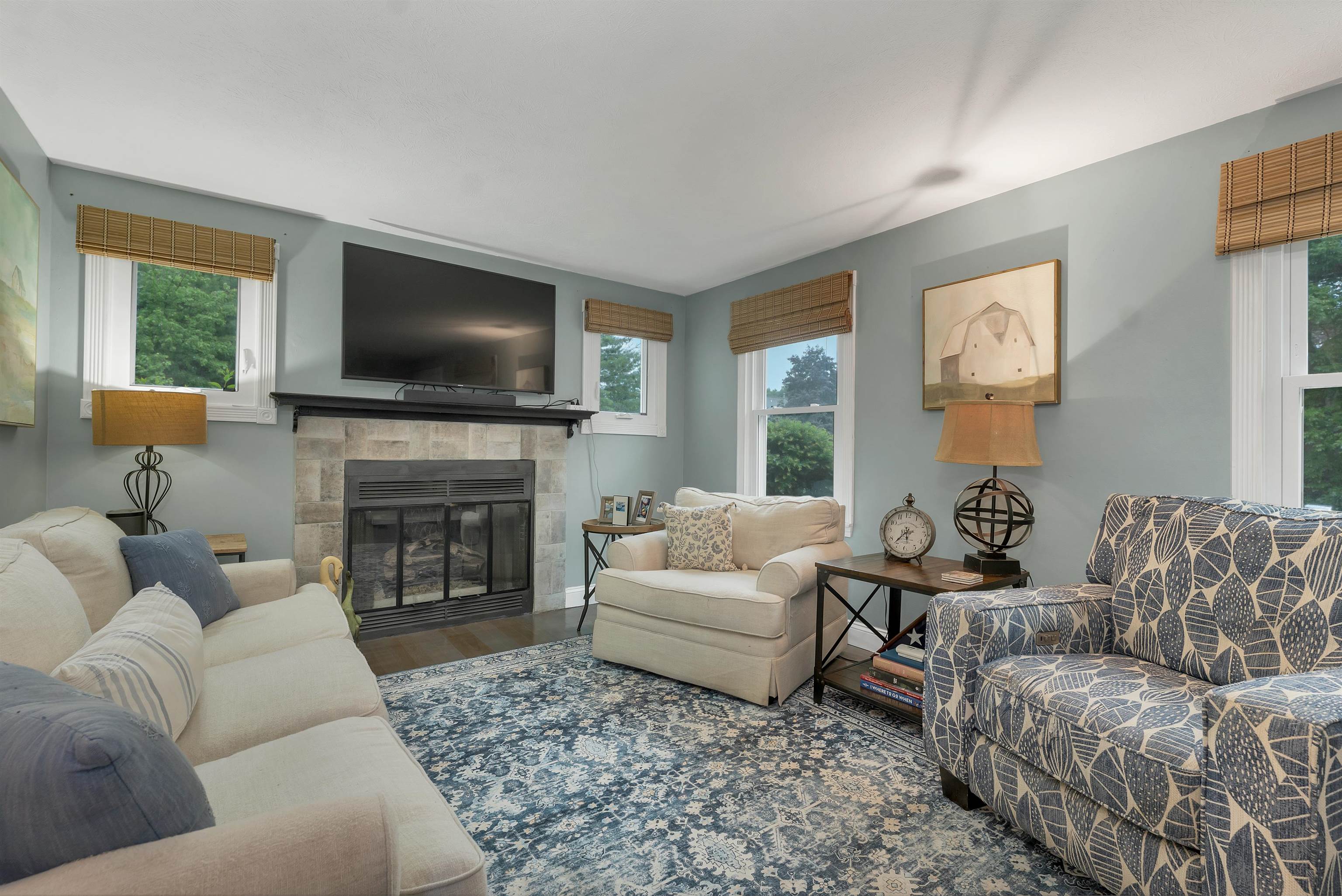 3 Albury Stone Cir, Nashua, NH 03063