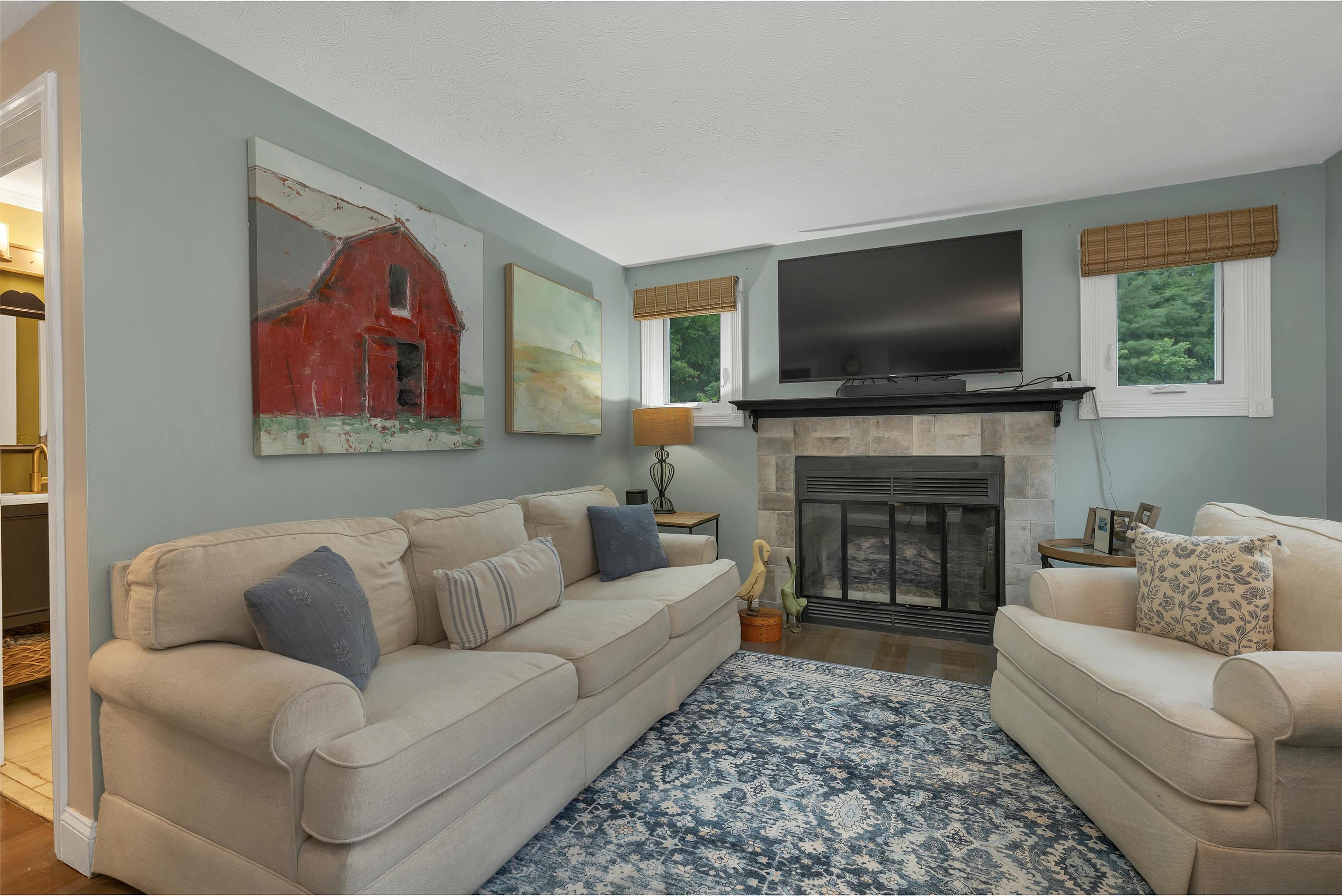 3 Albury Stone Cir, Nashua, NH 03063