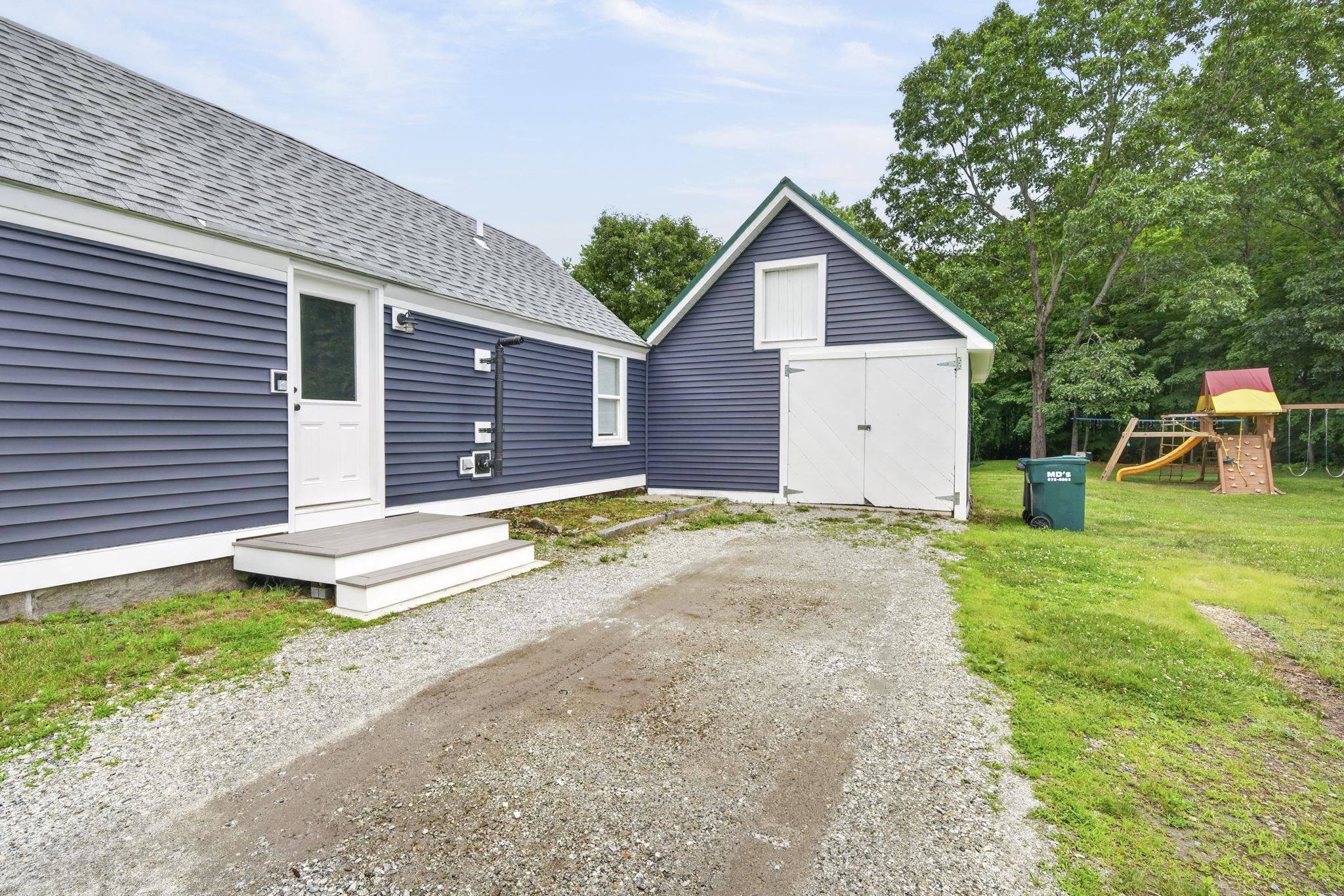 33 Border St, Amherst, NH 03031