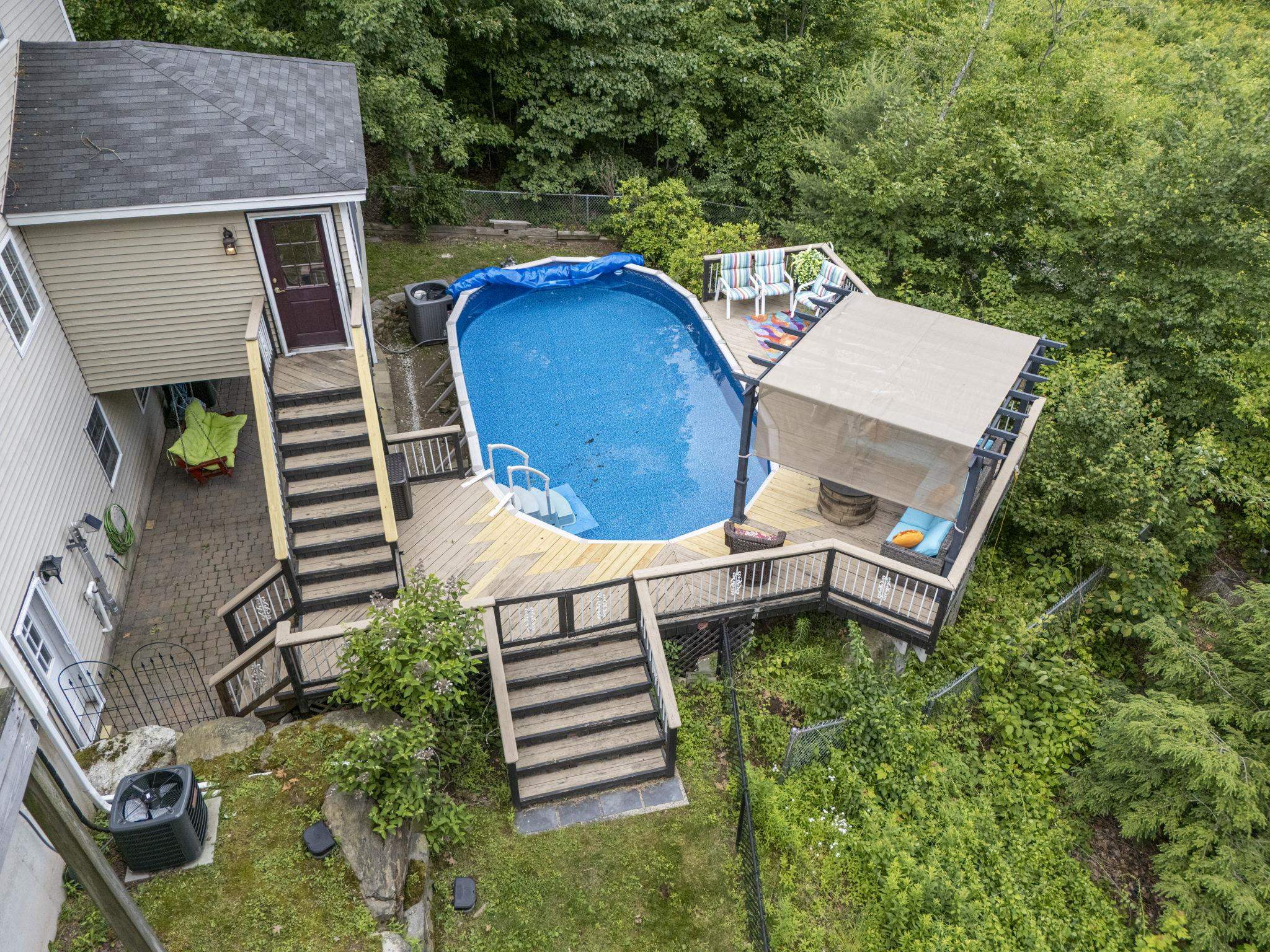 4 Faith Dr, Derry, NH 03038
