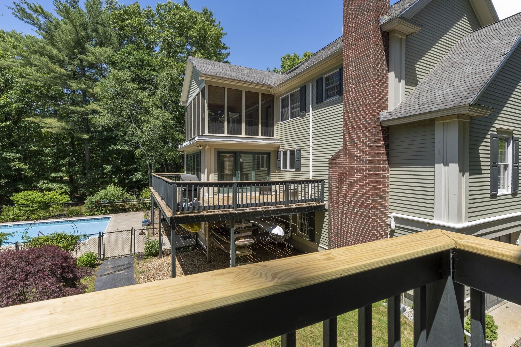11 Wood Hill Dr, Auburn, NH 03032