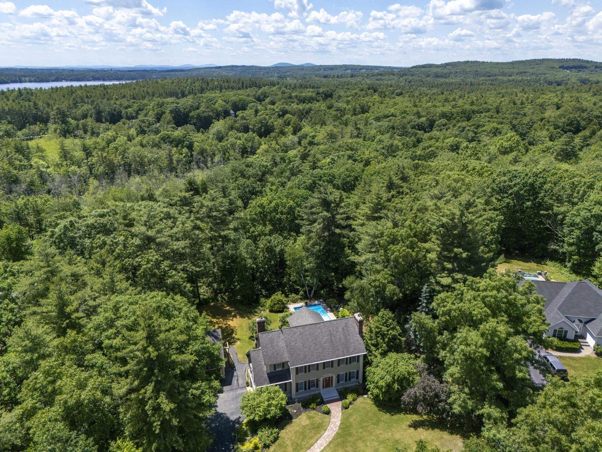 11 Wood Hill Dr, Auburn, NH 03032
