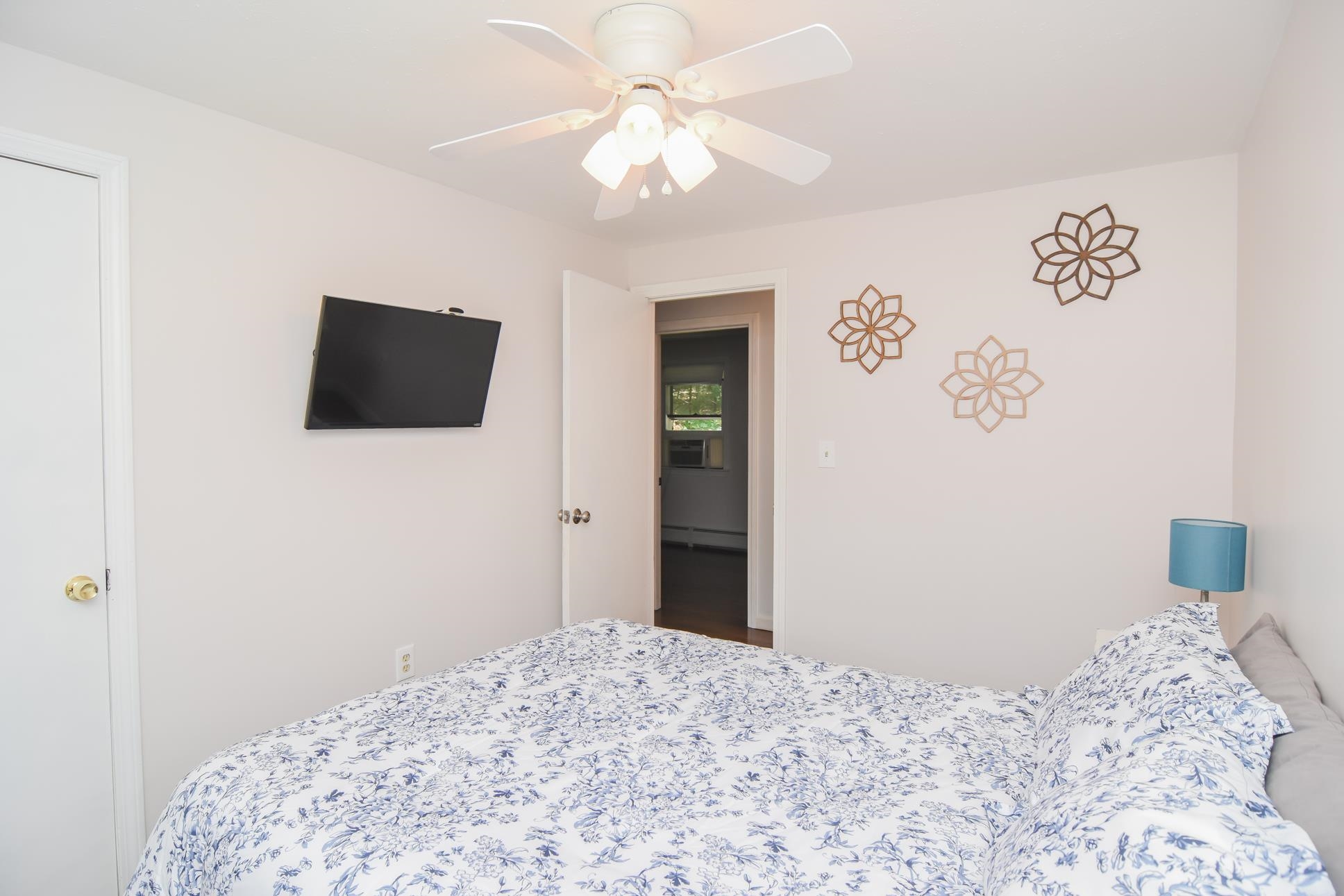3 Greenleaf St, Merrimack, NH 03054